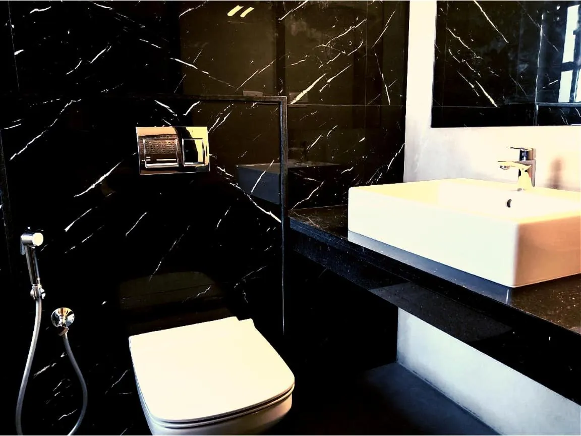 Toilet in HOTEL VINTAGE CASTLE