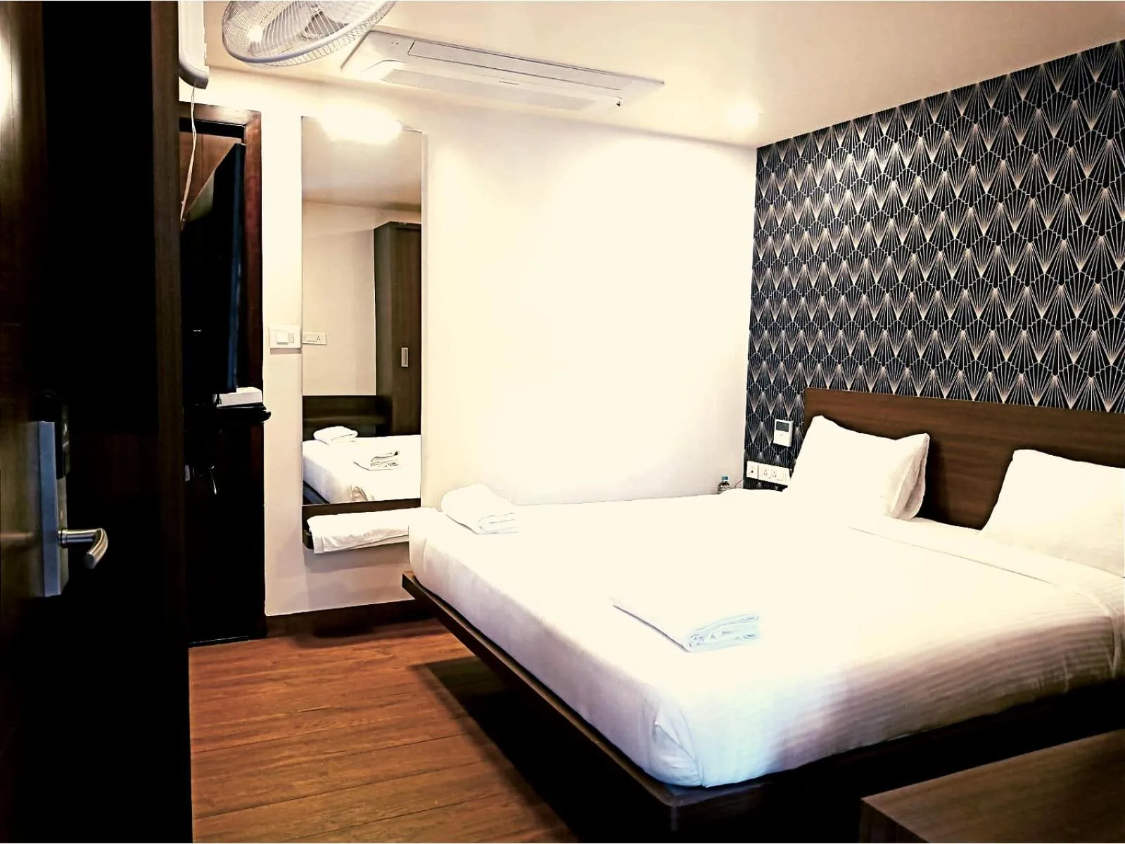 Bed in HOTEL VINTAGE CASTLE