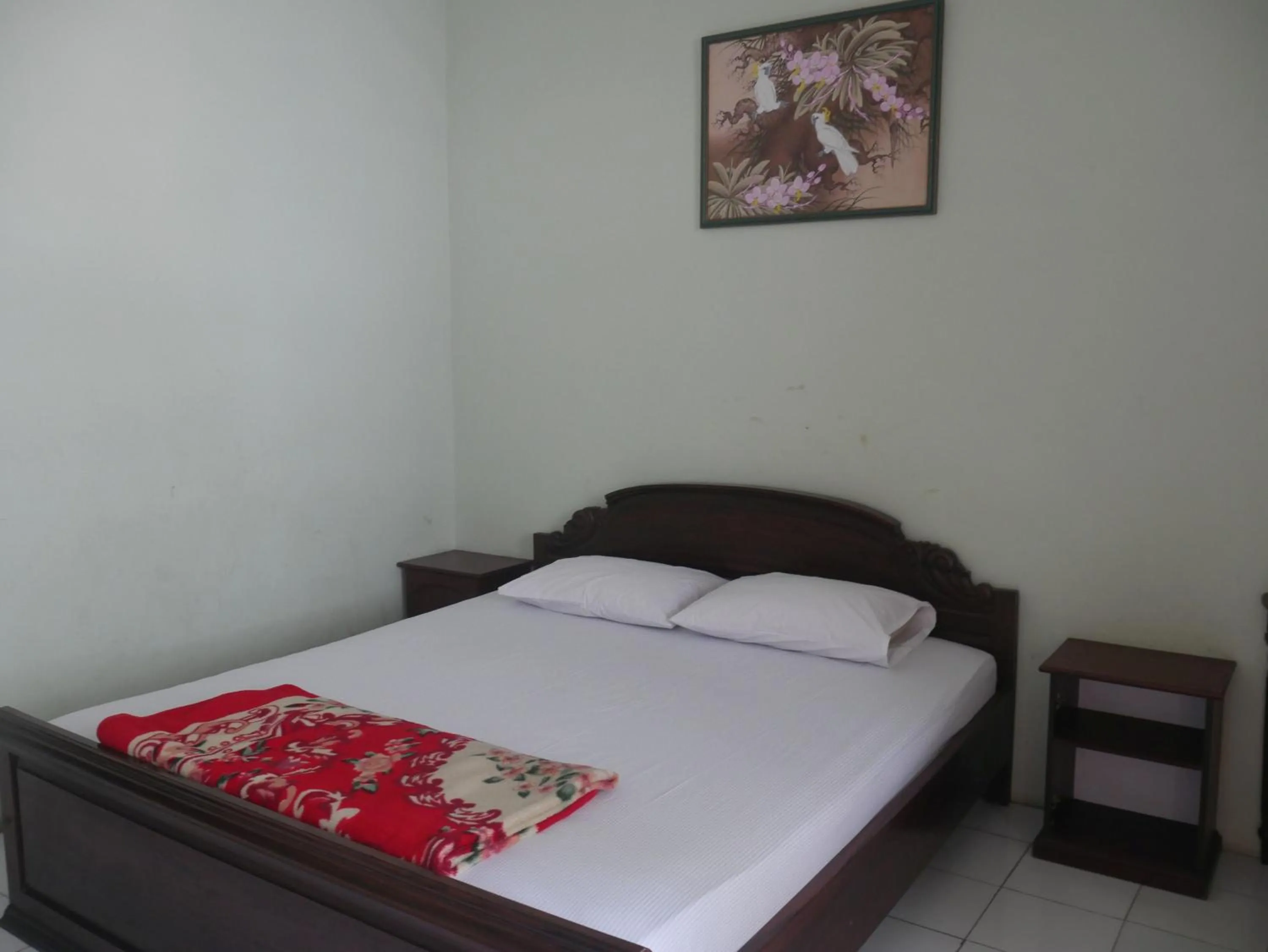Bed in Hotel Garuda Syariah near Alun Alun Banjarnegara