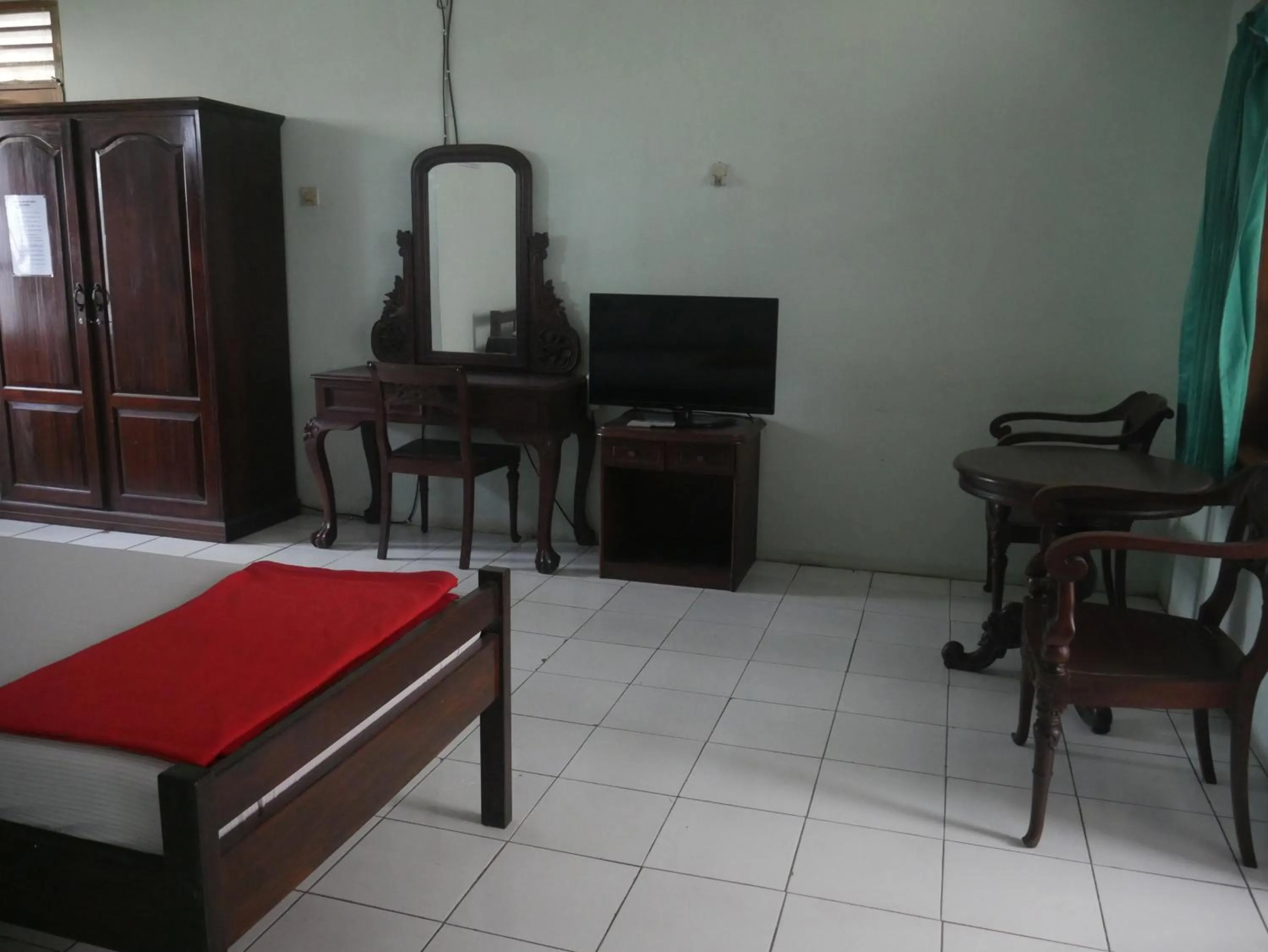 Bed in Hotel Garuda Syariah near Alun Alun Banjarnegara