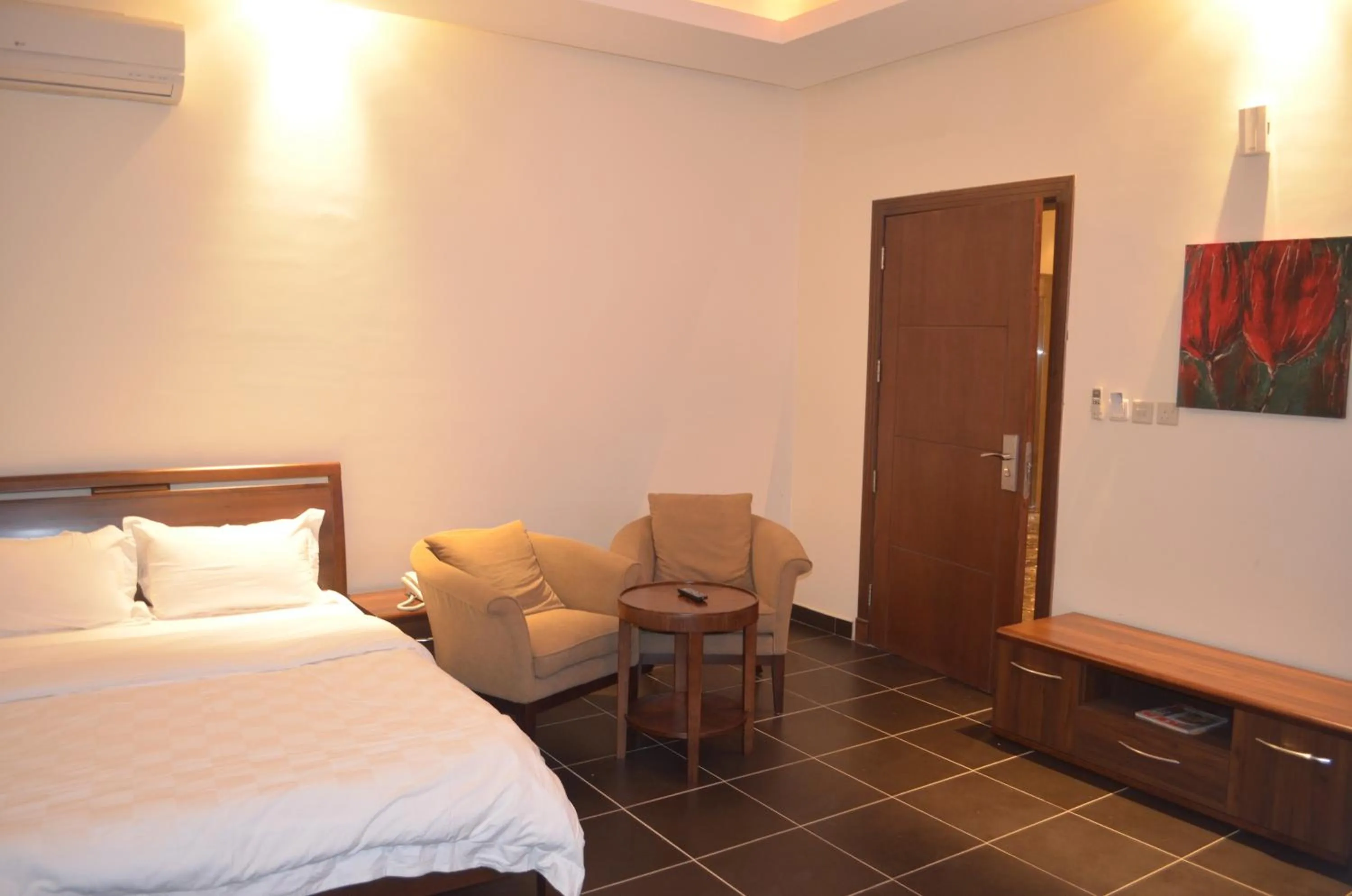 Bed in Al Juraisi Hotel Apartments