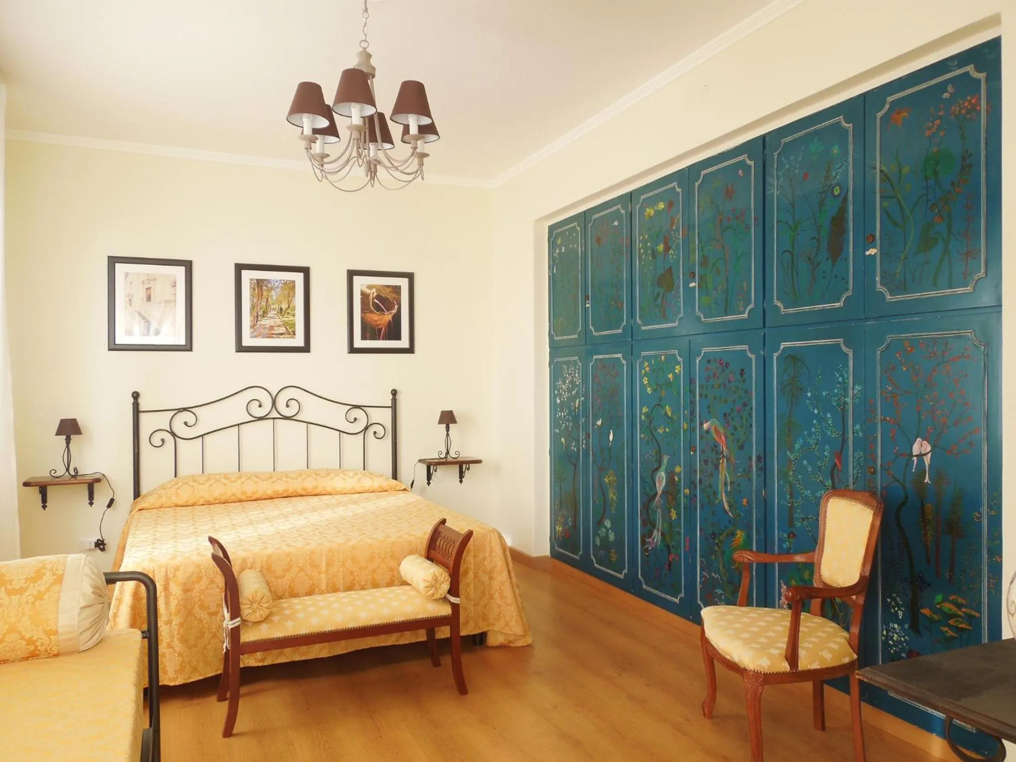 Photo of the whole room in Cielo di Taormina