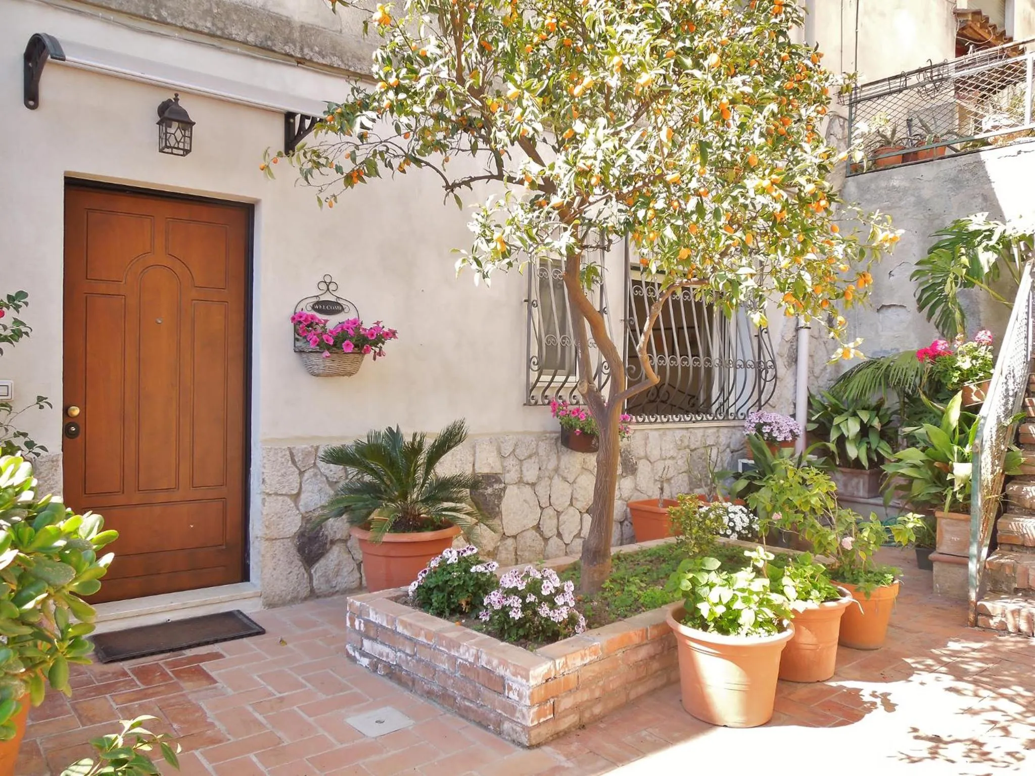 Facade/entrance in Cielo di Taormina