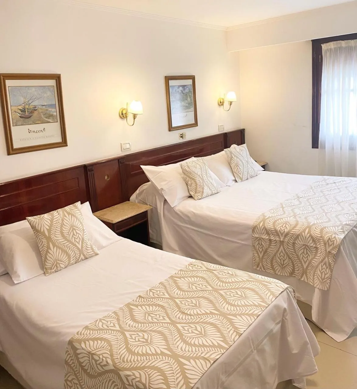 Bed in HOTEL CASTELAR CORDOBA