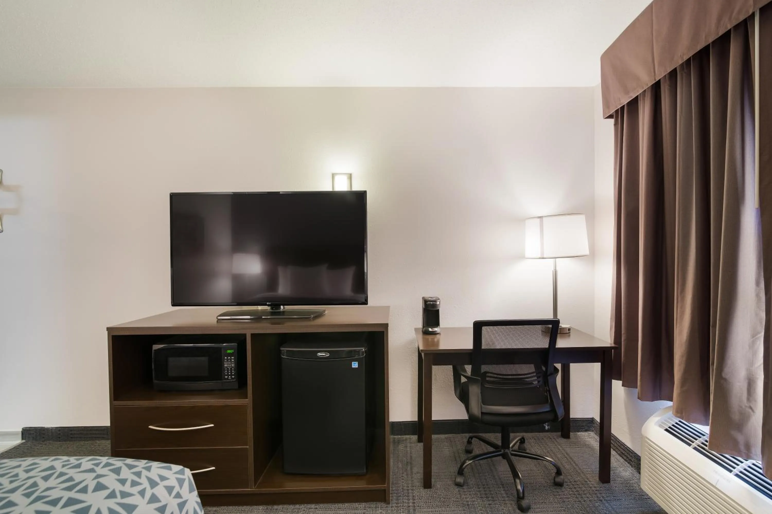 TV and multimedia in Econo Lodge Williston