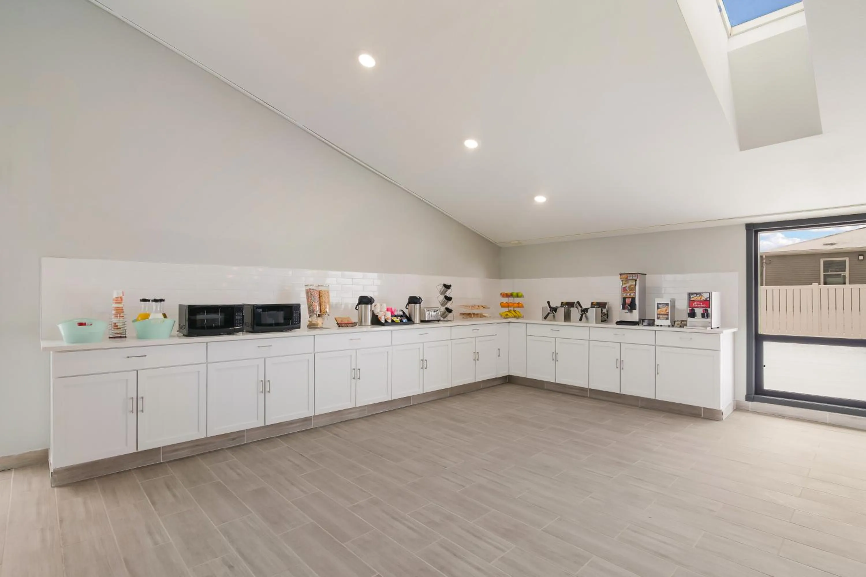 Breakfast in Econo Lodge Williston