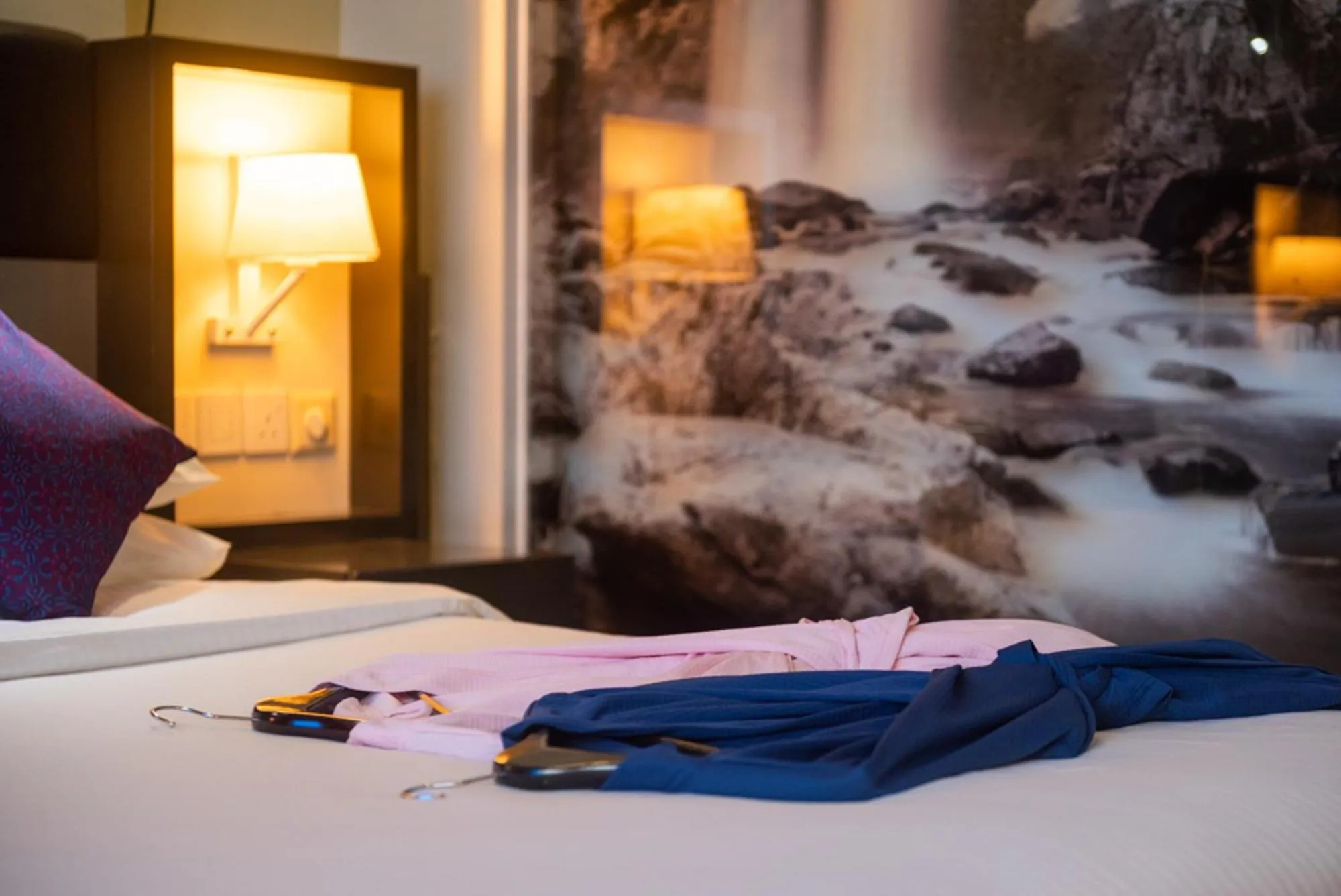 Bed in Asaya Hotel Kota Kinabalu - Refurbished 2024