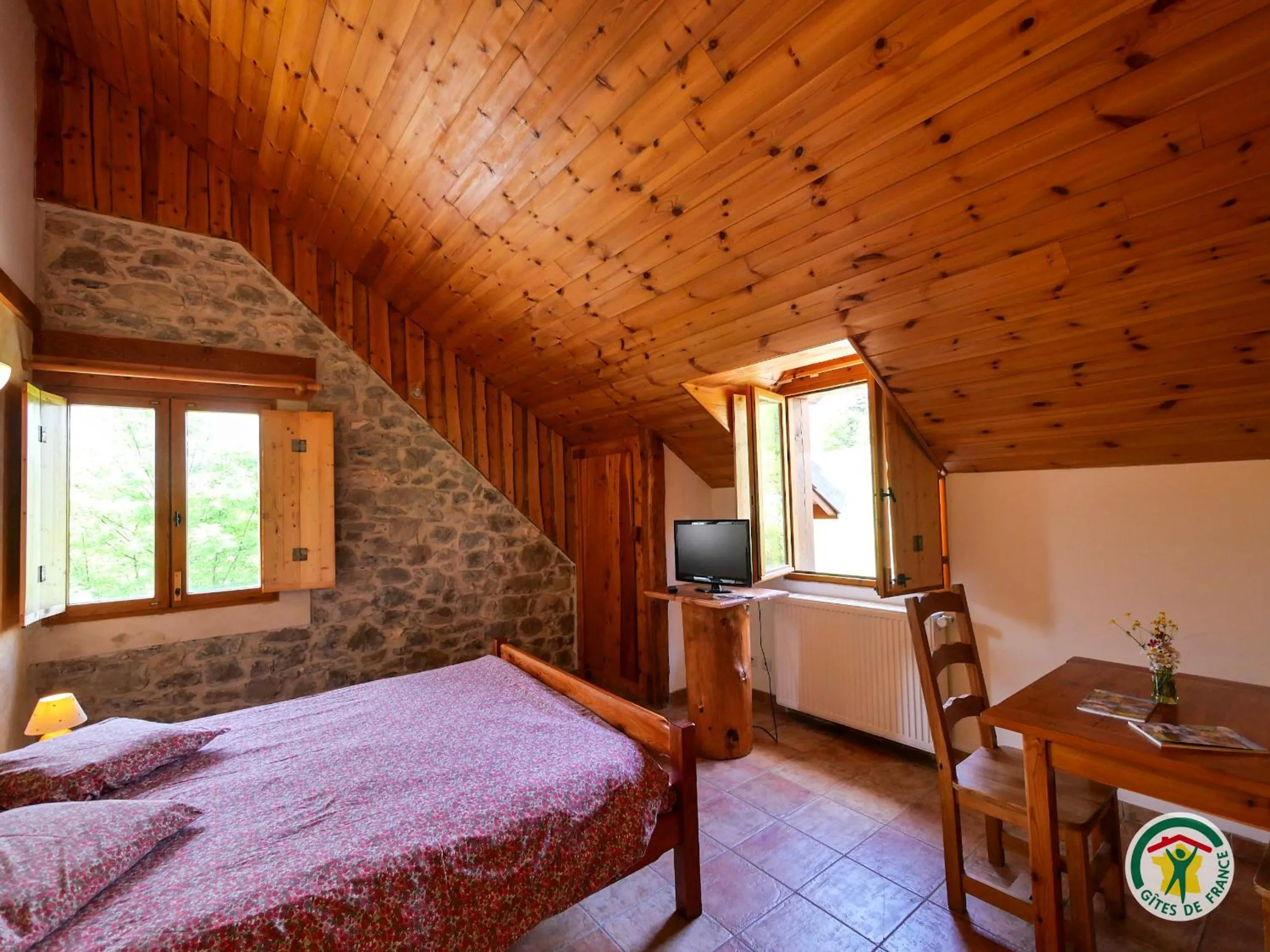 Bed in Chambres d'hôtes l'Abondance