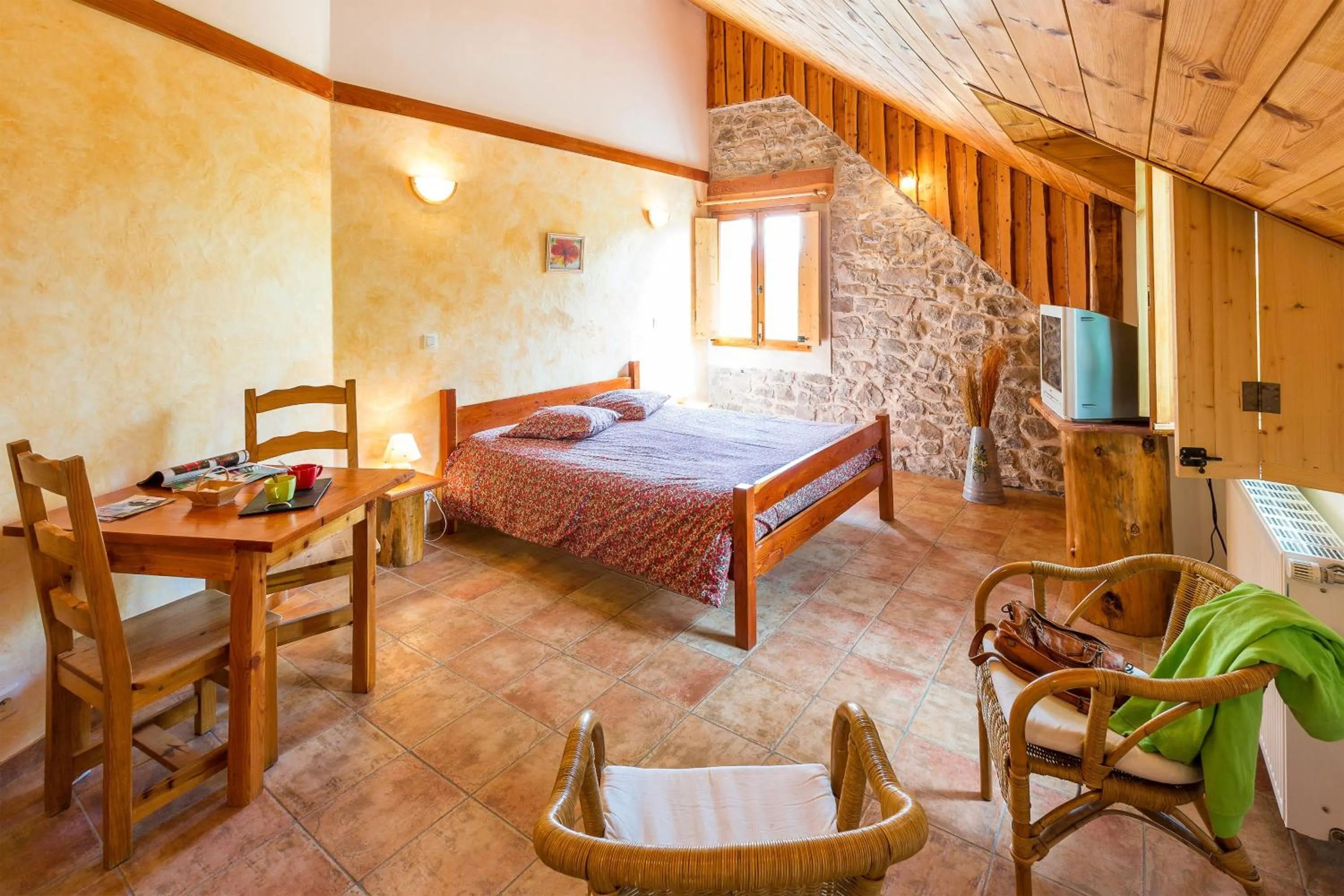Bedroom, Bed in Chambres d'hôtes l'Abondance