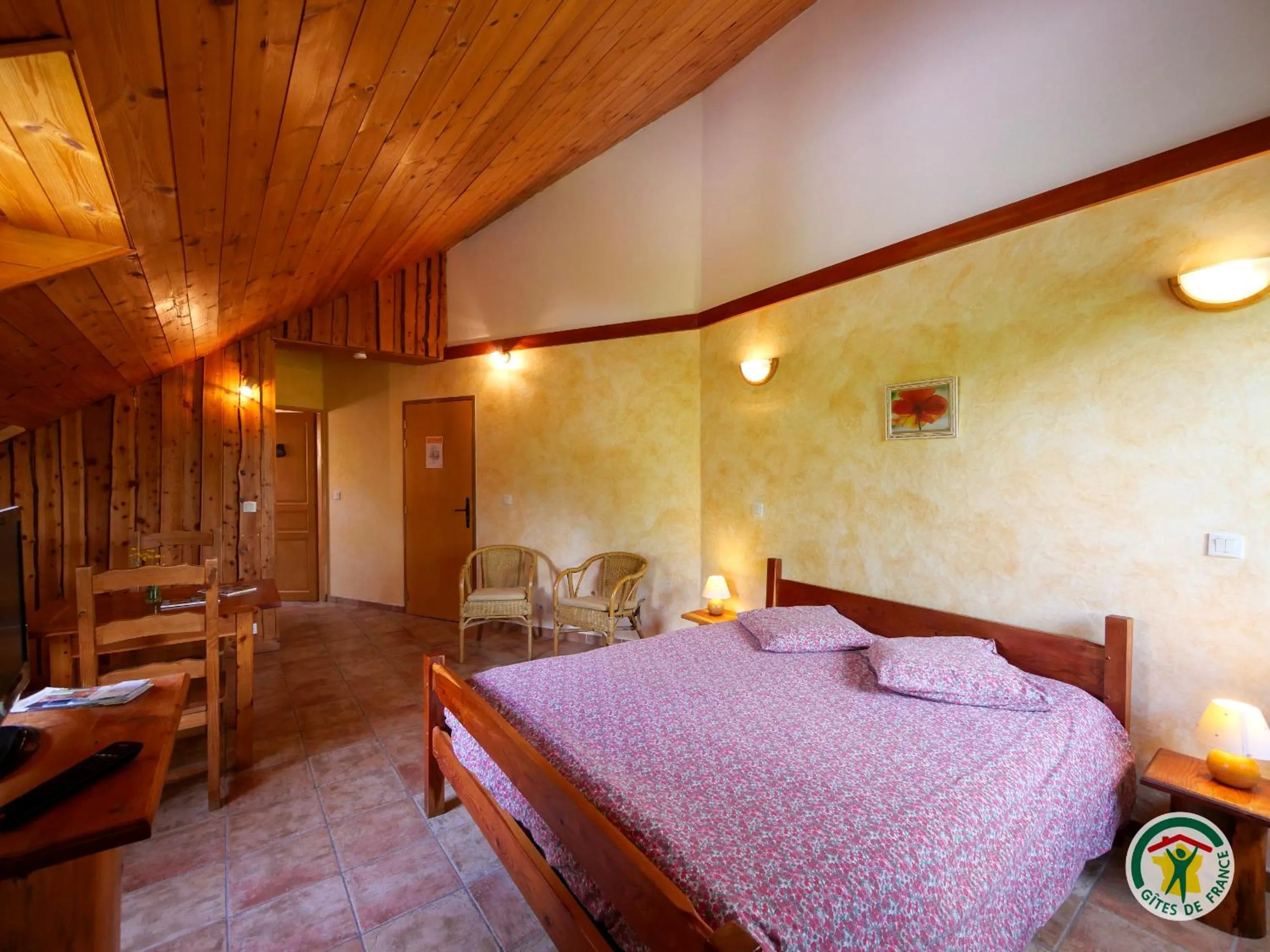 Bed in Chambres d'hôtes l'Abondance