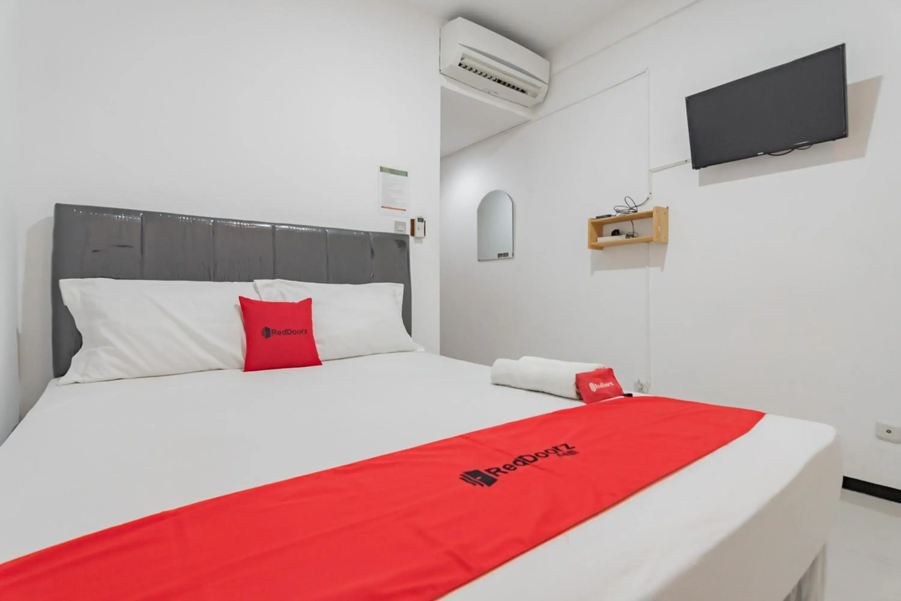 RedDoorz Syariah near Regol Park Bandung RedDoorz Syariah near Regol Park Bandung