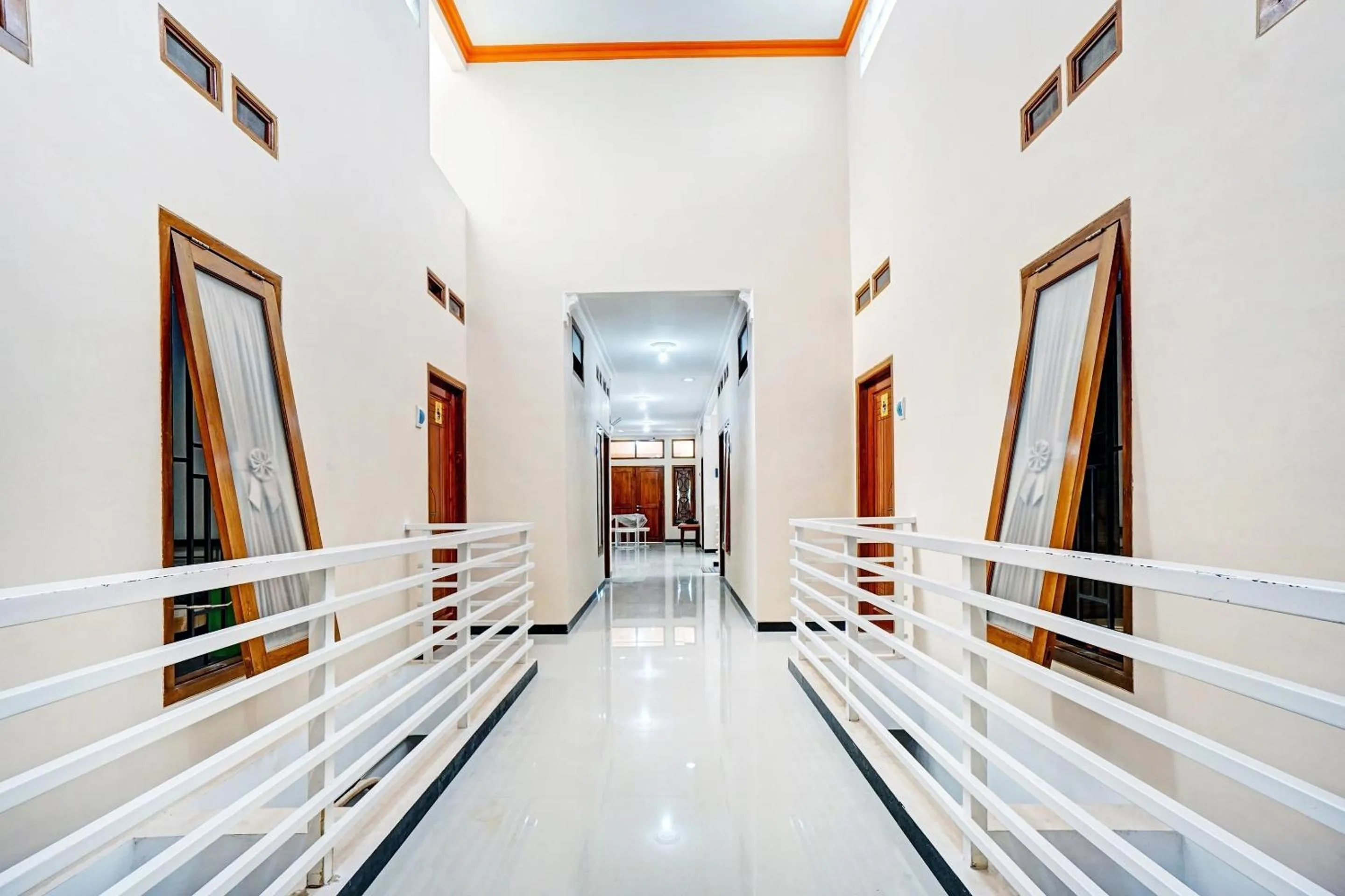 Lobby or reception in Hotel O Avisha Guest House Syariah