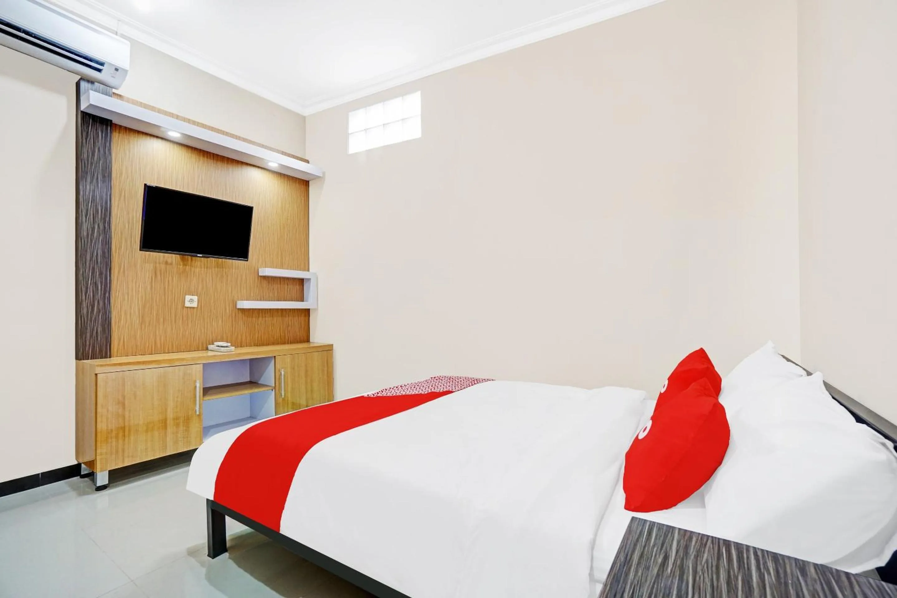 Bedroom, Bed in Hotel O Avisha Guest House Syariah