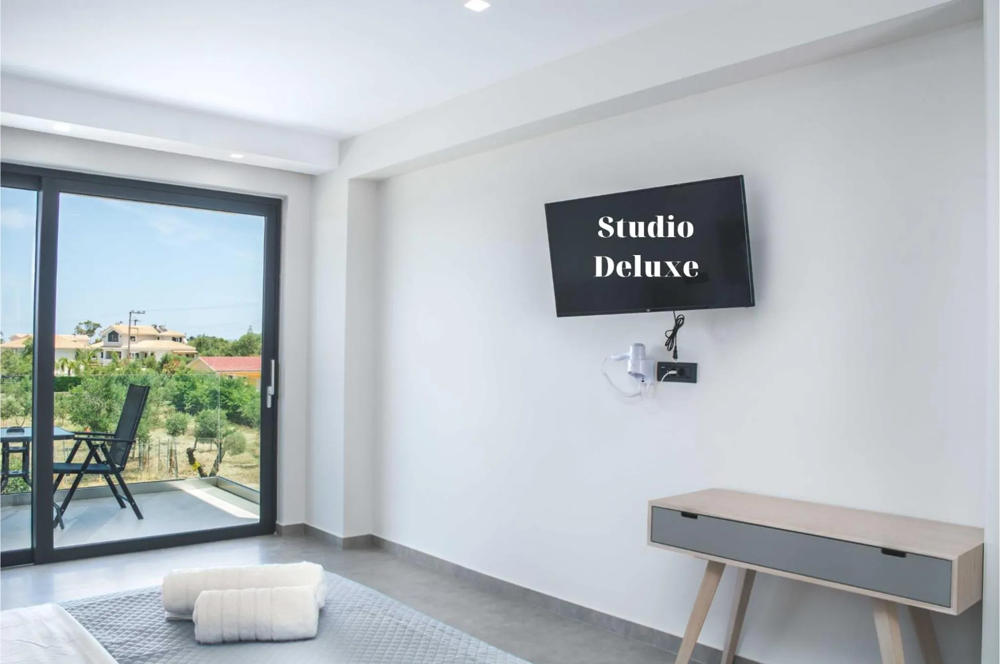 TV and multimedia in Dionisos Luxury Suites