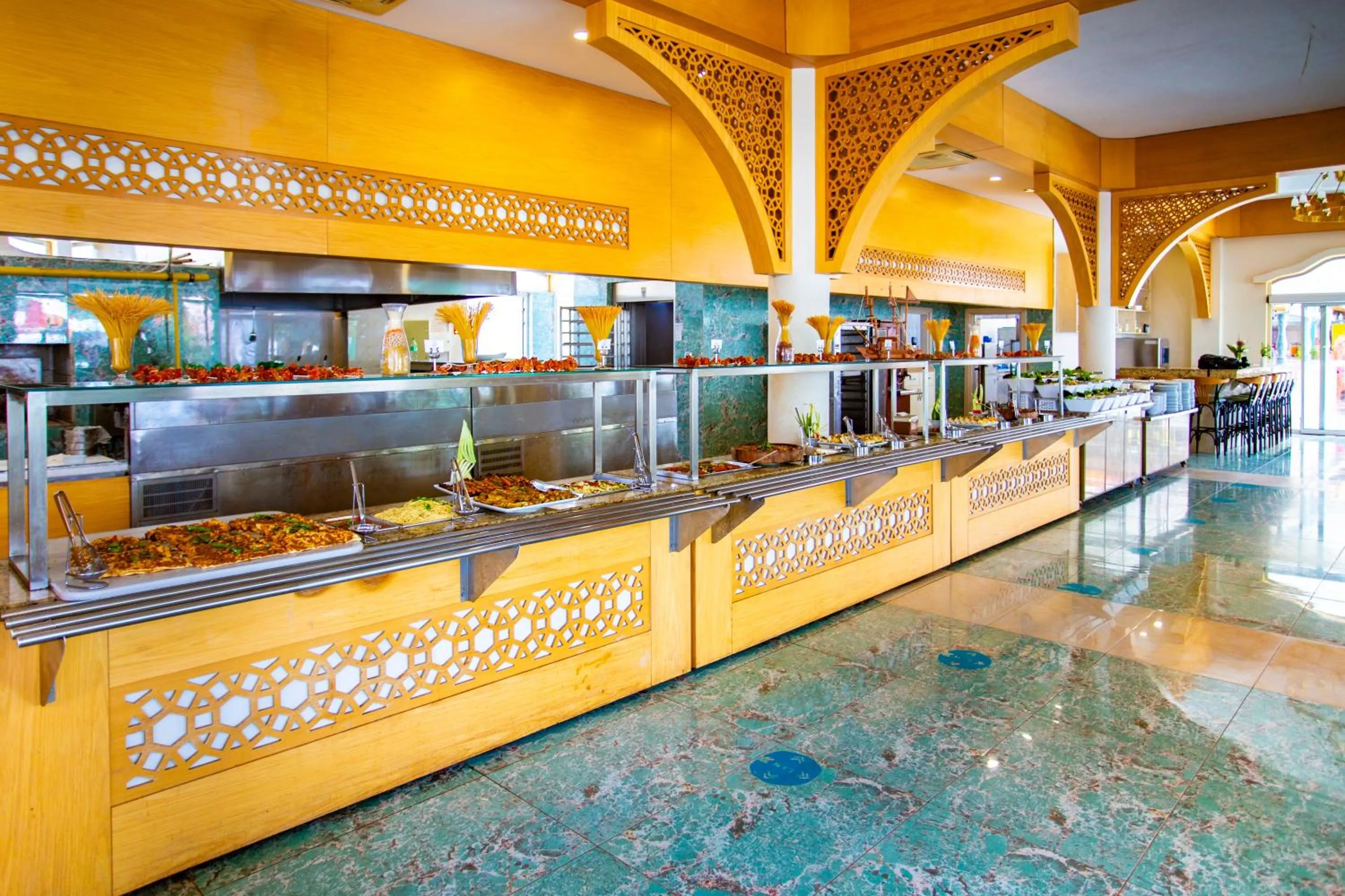 Restaurant/places to eat in Daima Biz Hotel - Dolusu Aquapark Access