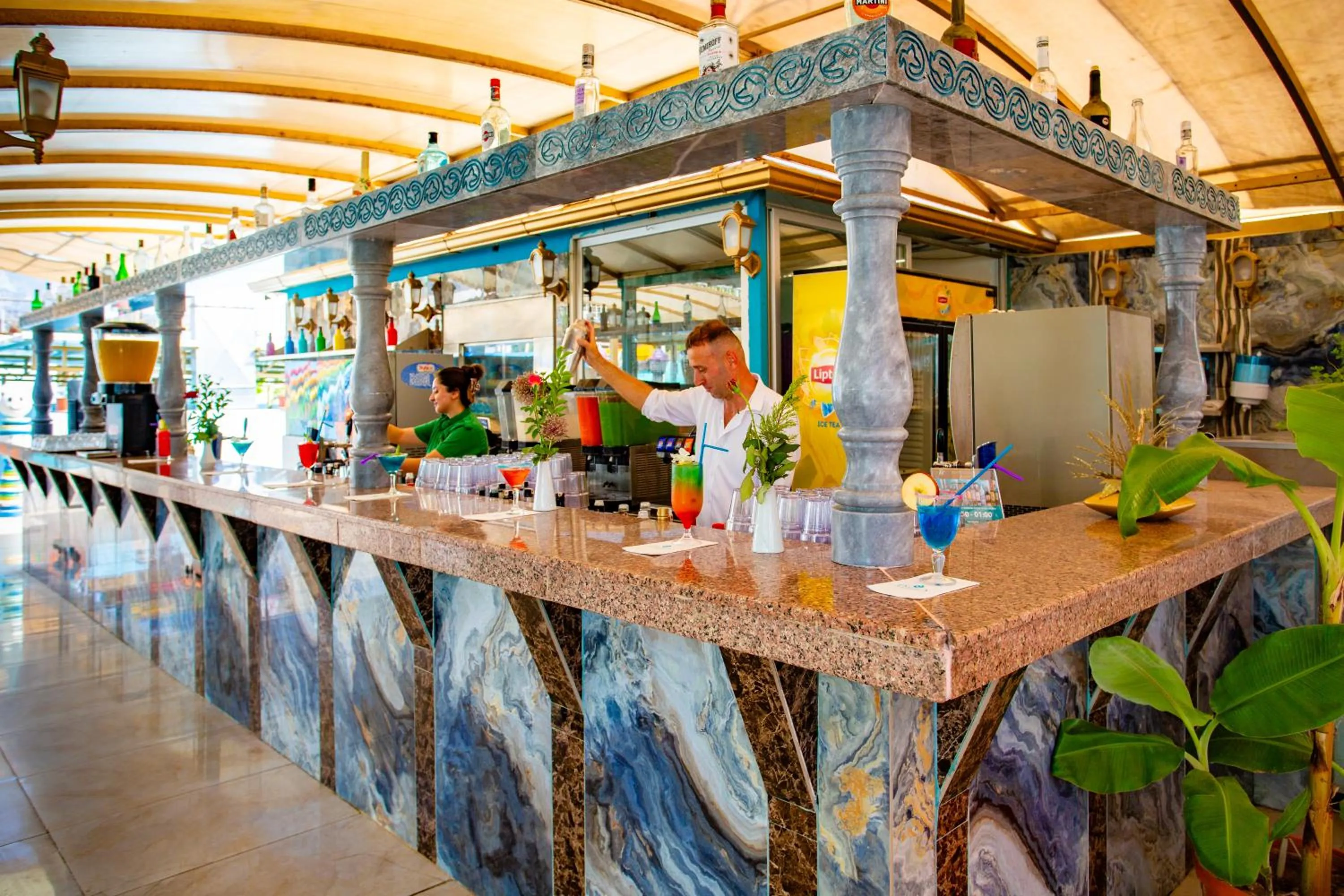 Lounge or bar in Daima Biz Hotel - Dolusu Aquapark Access