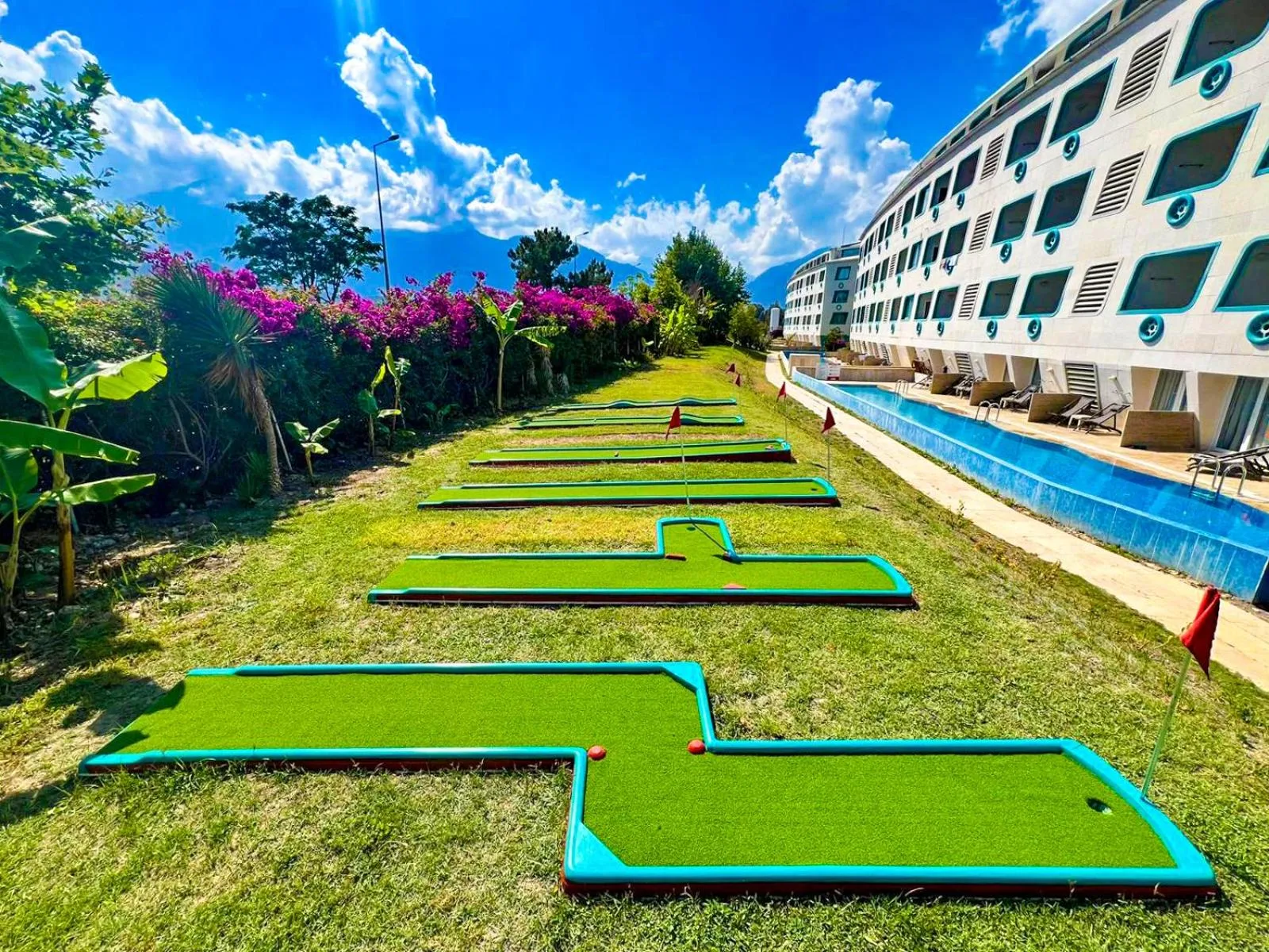 Minigolf in Daima Biz Hotel - Dolusu Aquapark Access