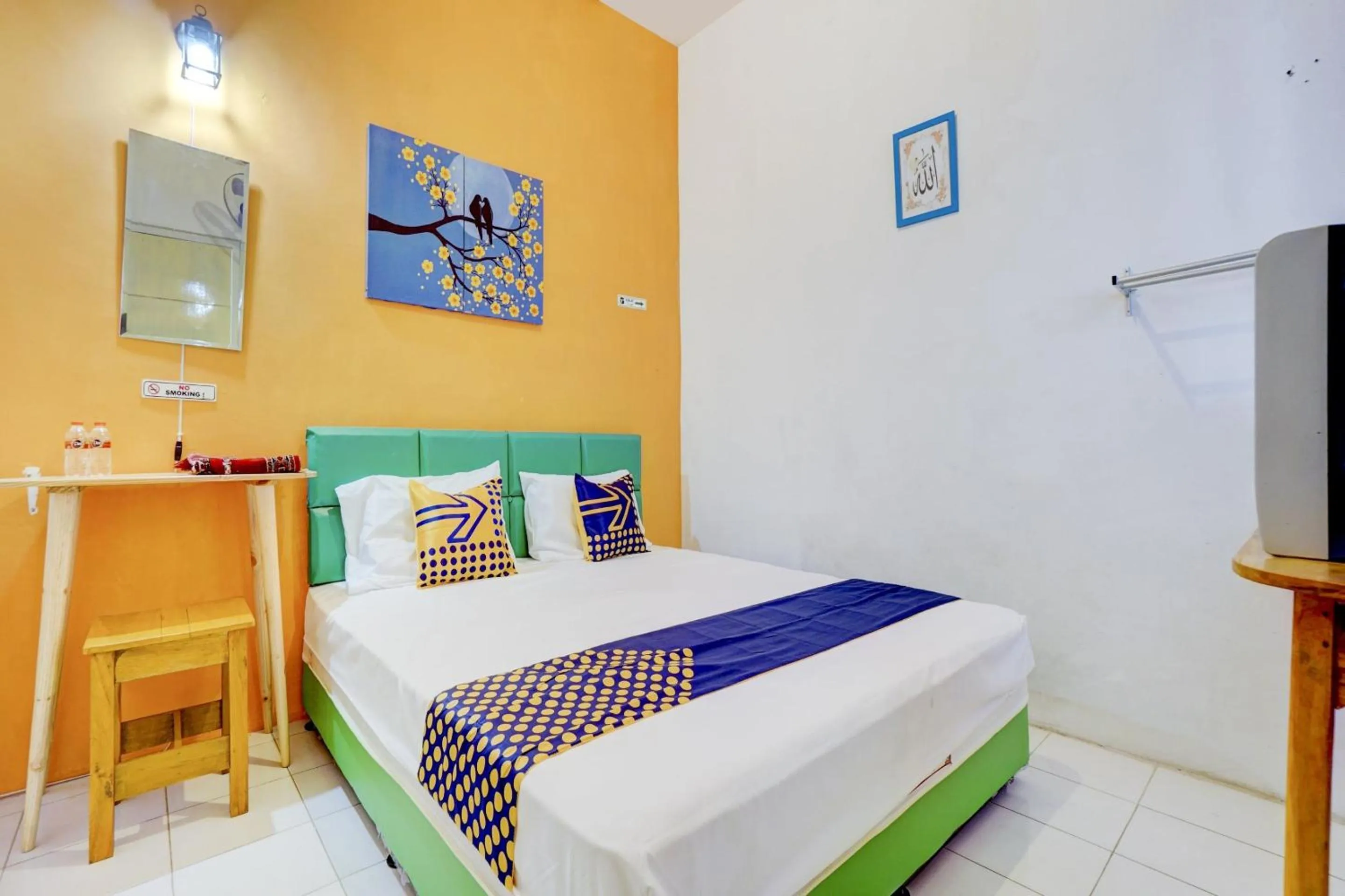 Bedroom in Hotel O Edotel Tebe Syariah