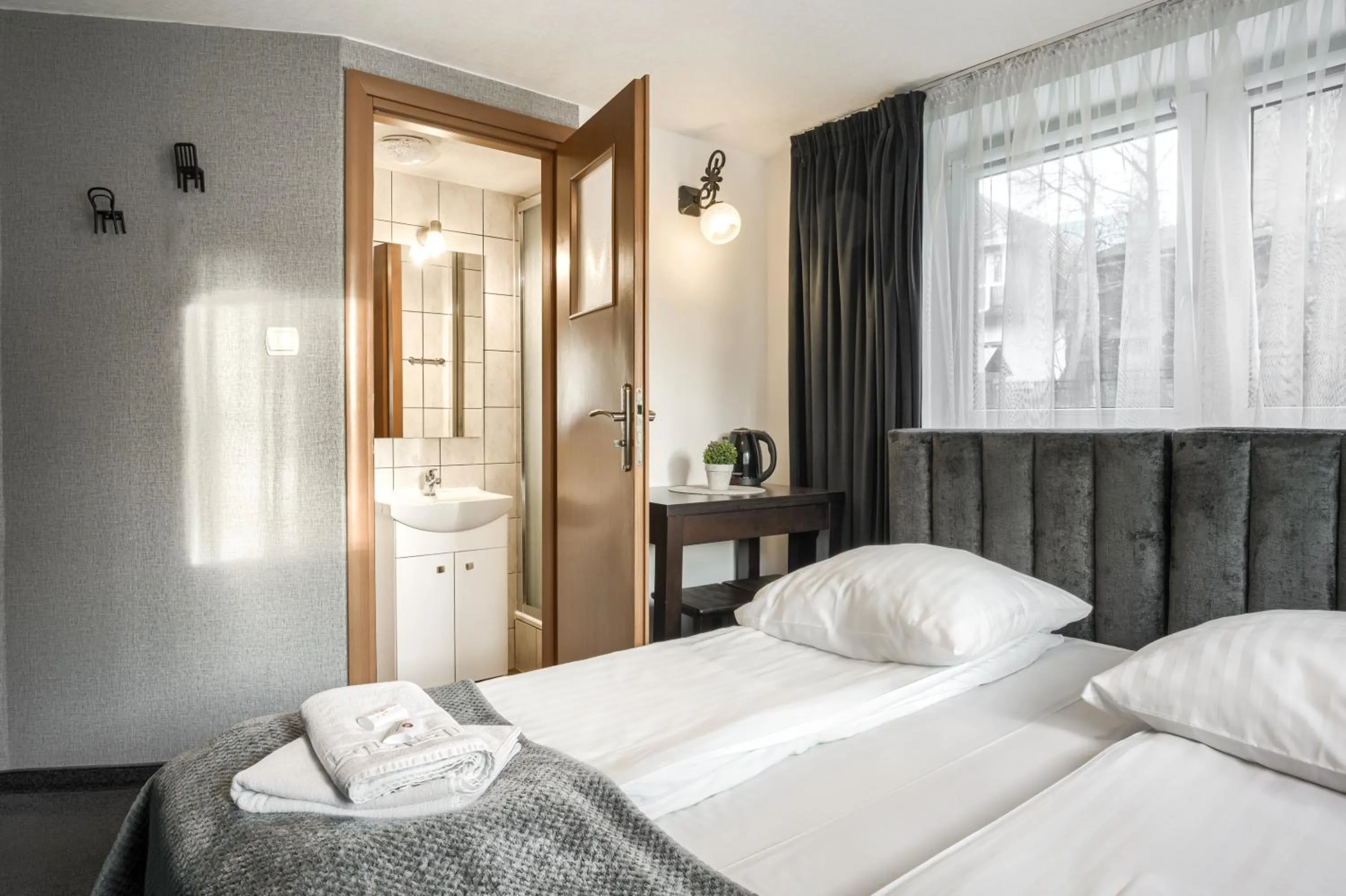 Photo of the whole room, Bed in Willa Biały Domek - 600m Krupówki