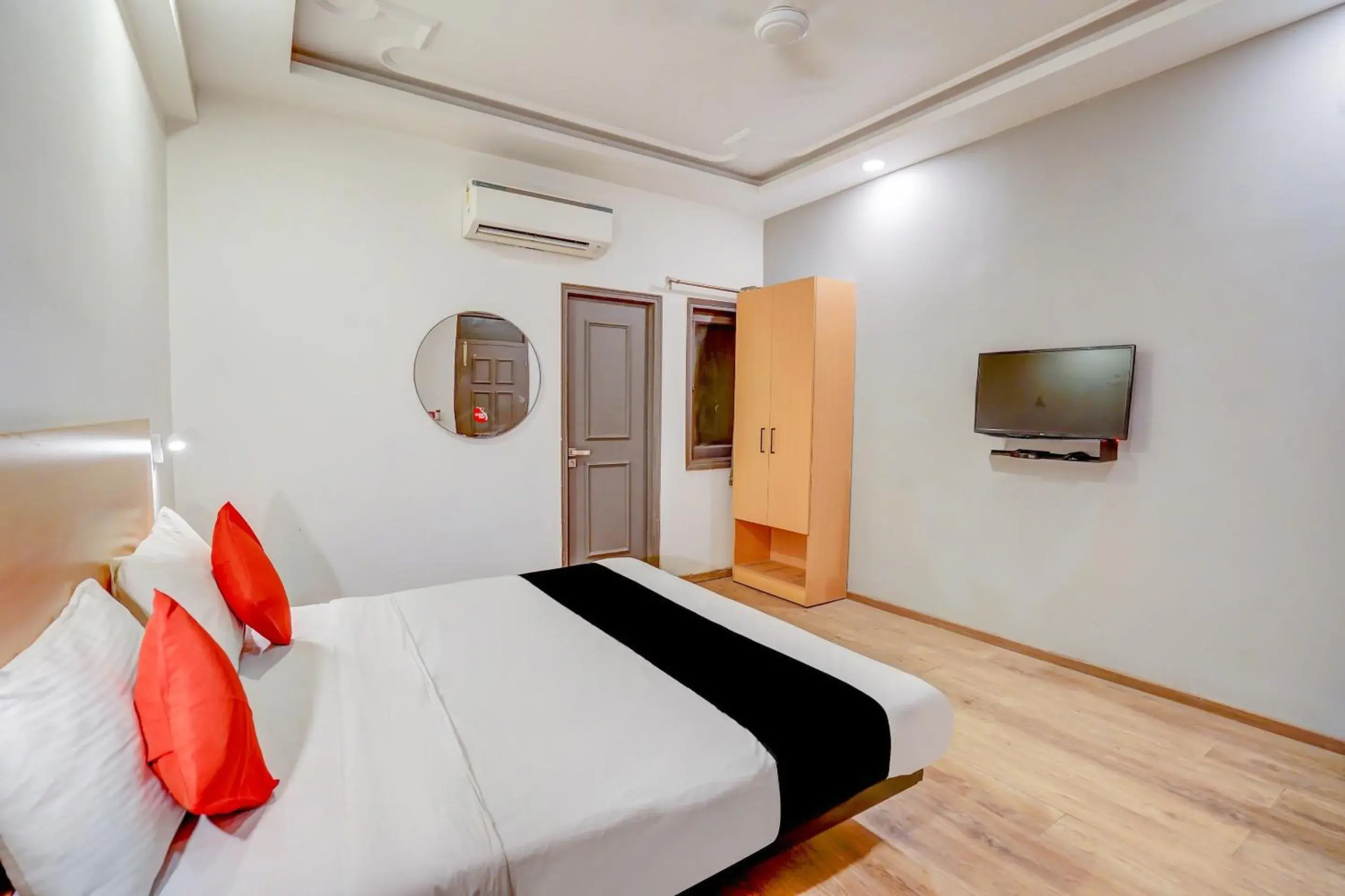 Bedroom, Bed in Capital O Jp Tower Bedroom, Bed in Capital O Jp Tower