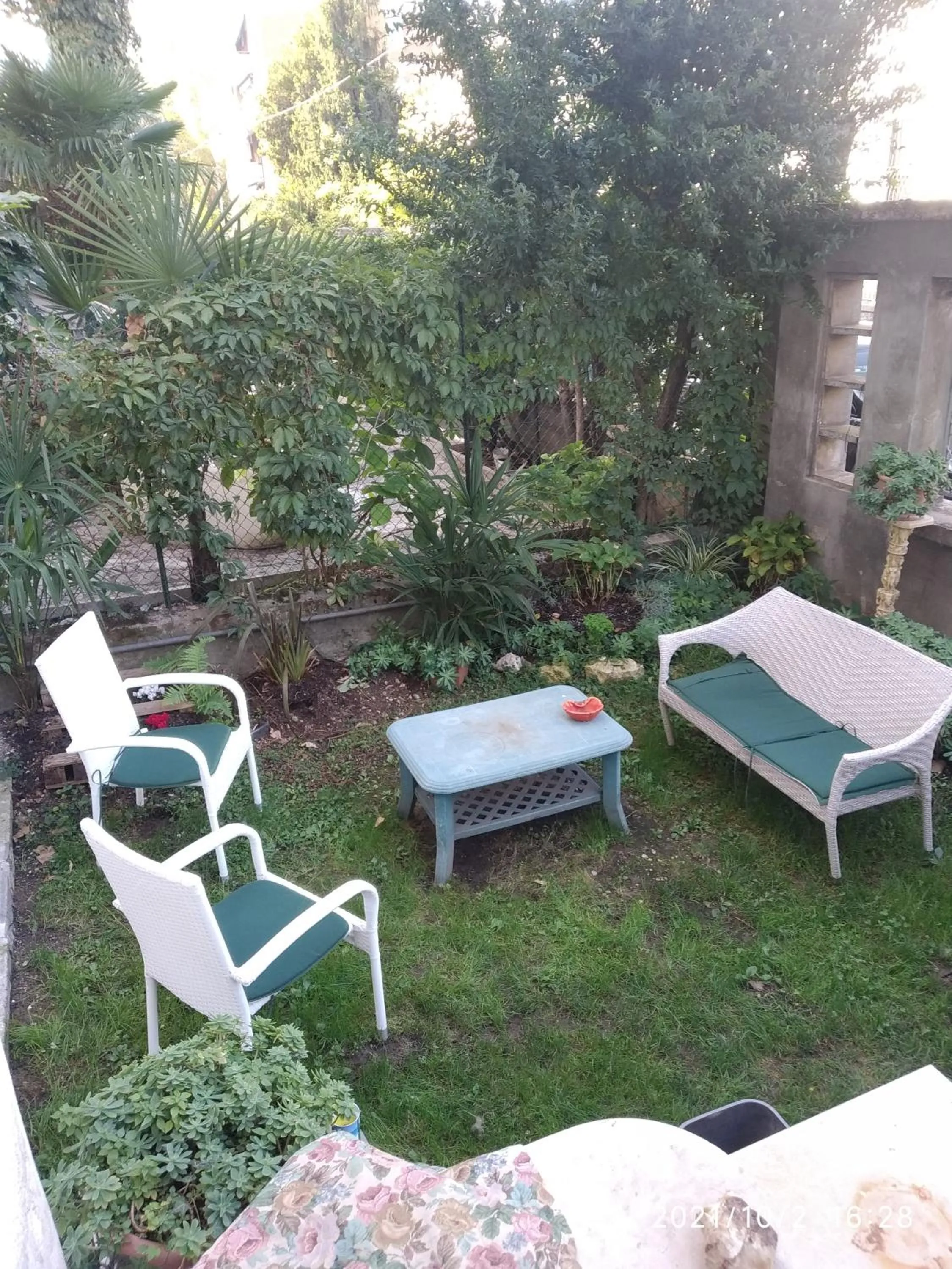 Property building, Garden in B&B Mavipagi