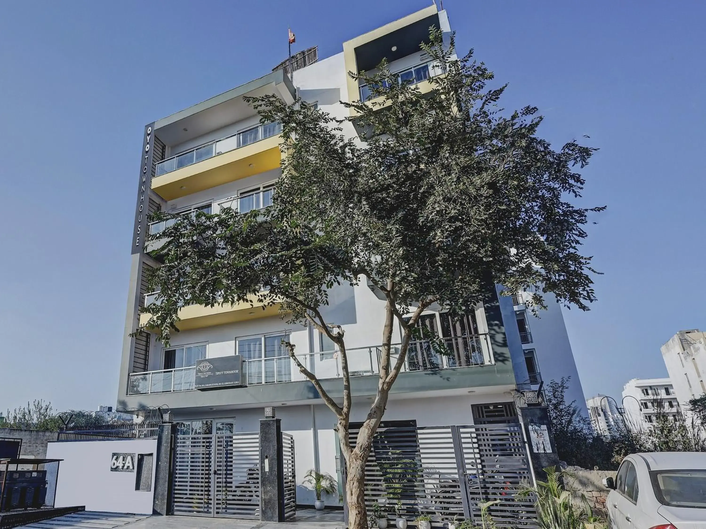 Facade/entrance in Townhouse Tipsyy Near Bestech Central Square Mall Facade/entrance in Townhouse Tipsyy Near Bestech Central Square Mall