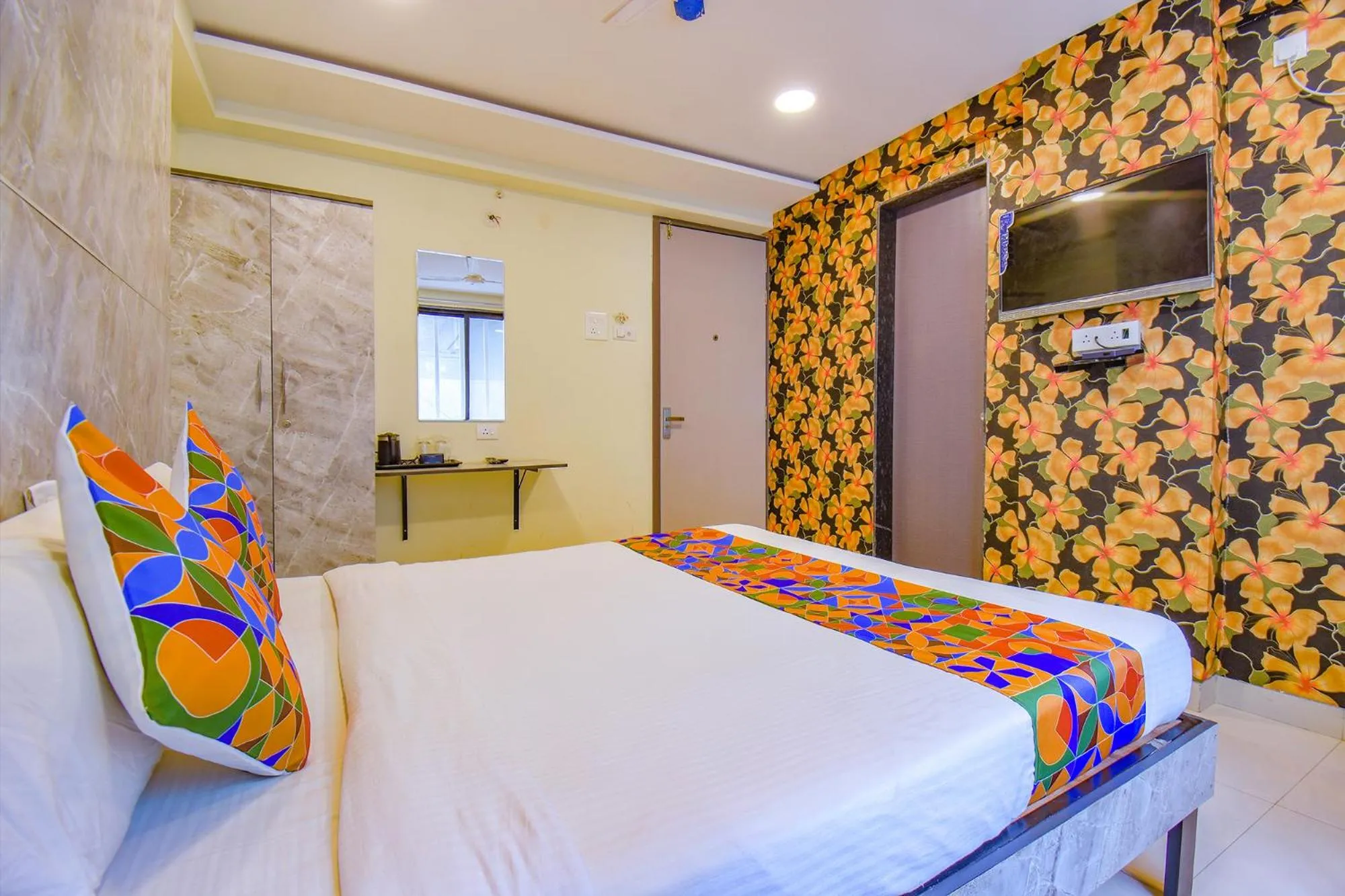 Bed in FabHotel Gargi Inn - Near Balewadi Stadium