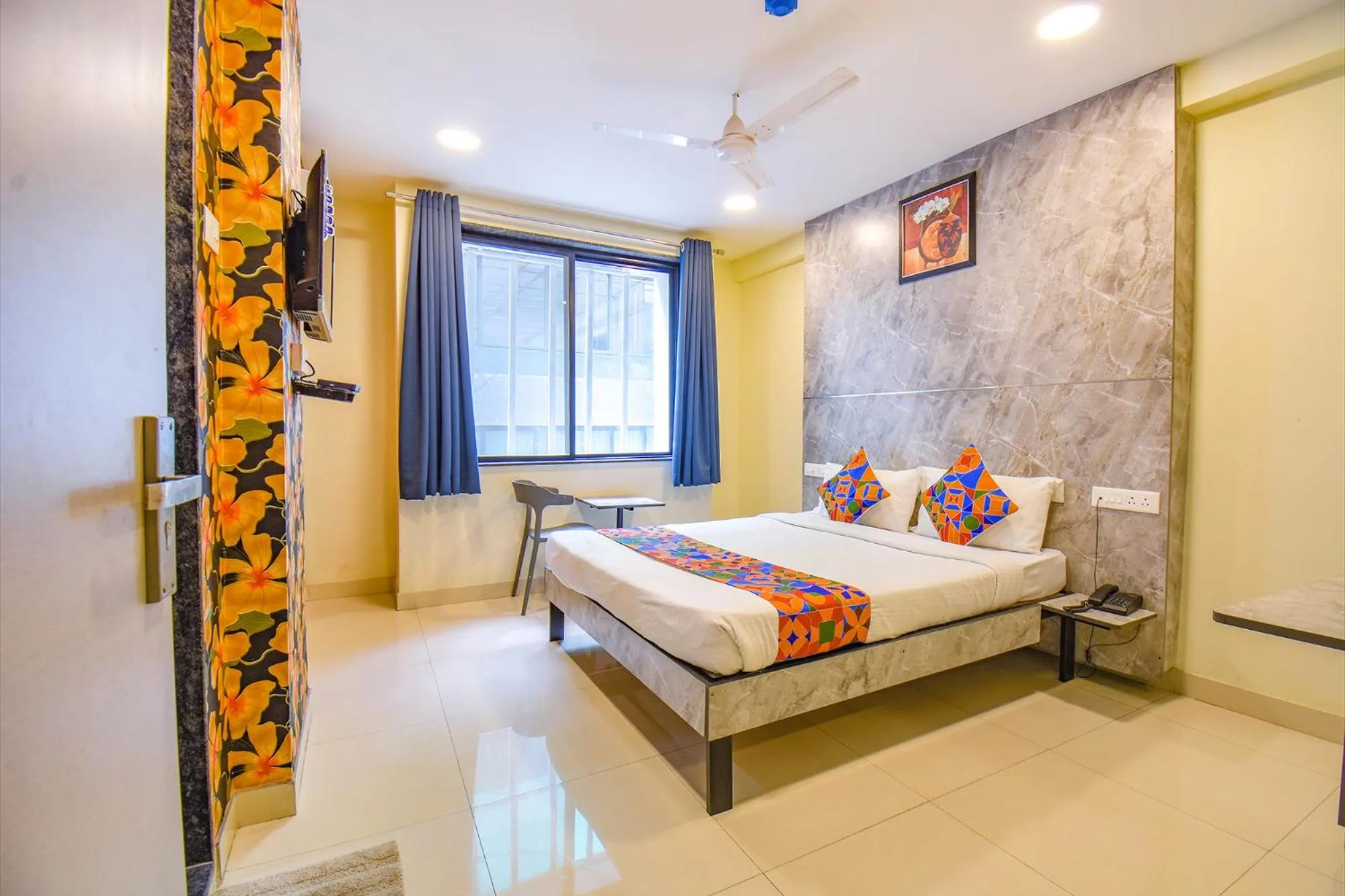 Bed in FabHotel Gargi Inn - Near Balewadi Stadium