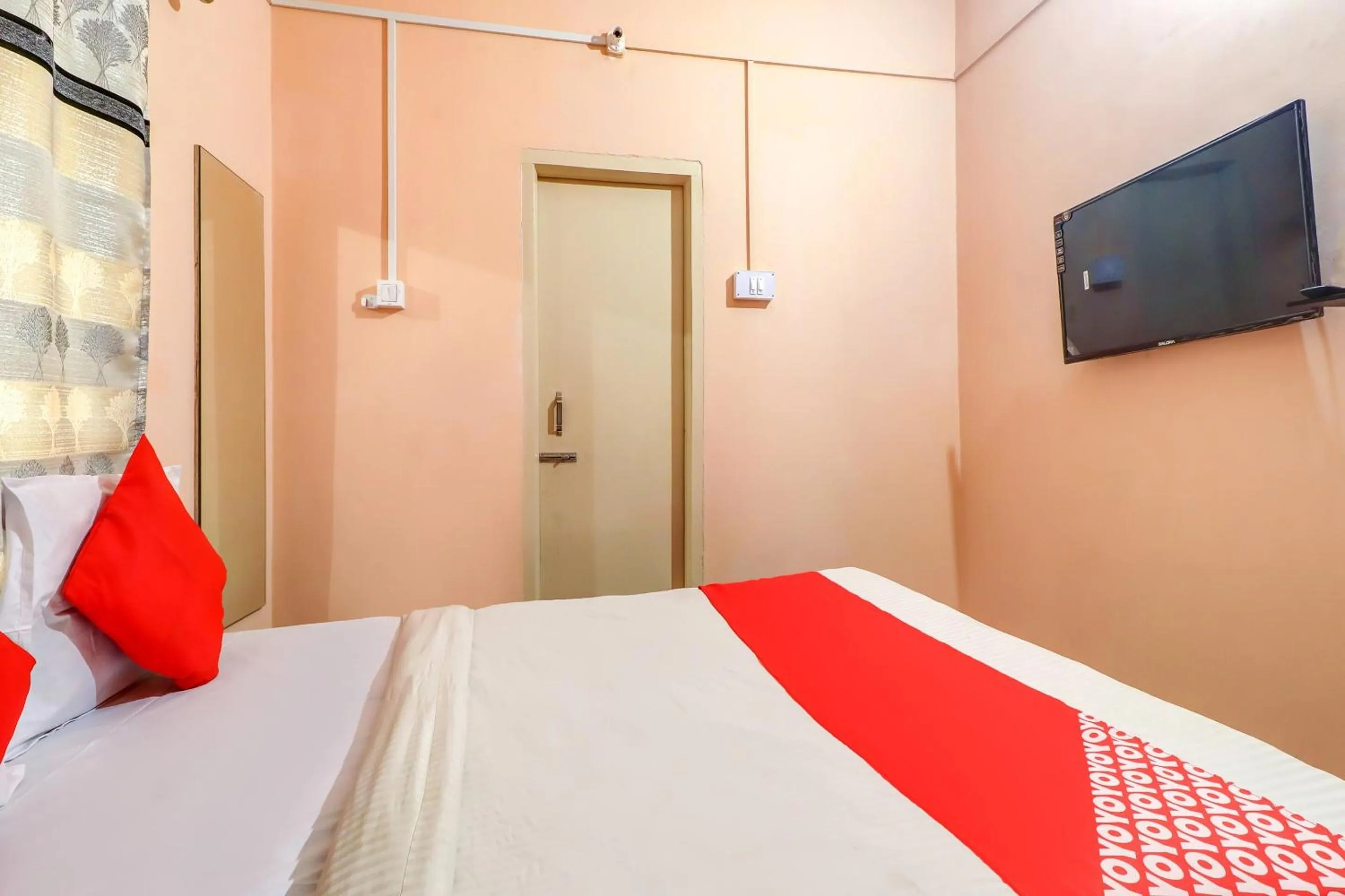 Bedroom, Bed in Hotel O by OYO Sidhu Kanhu & Banquet