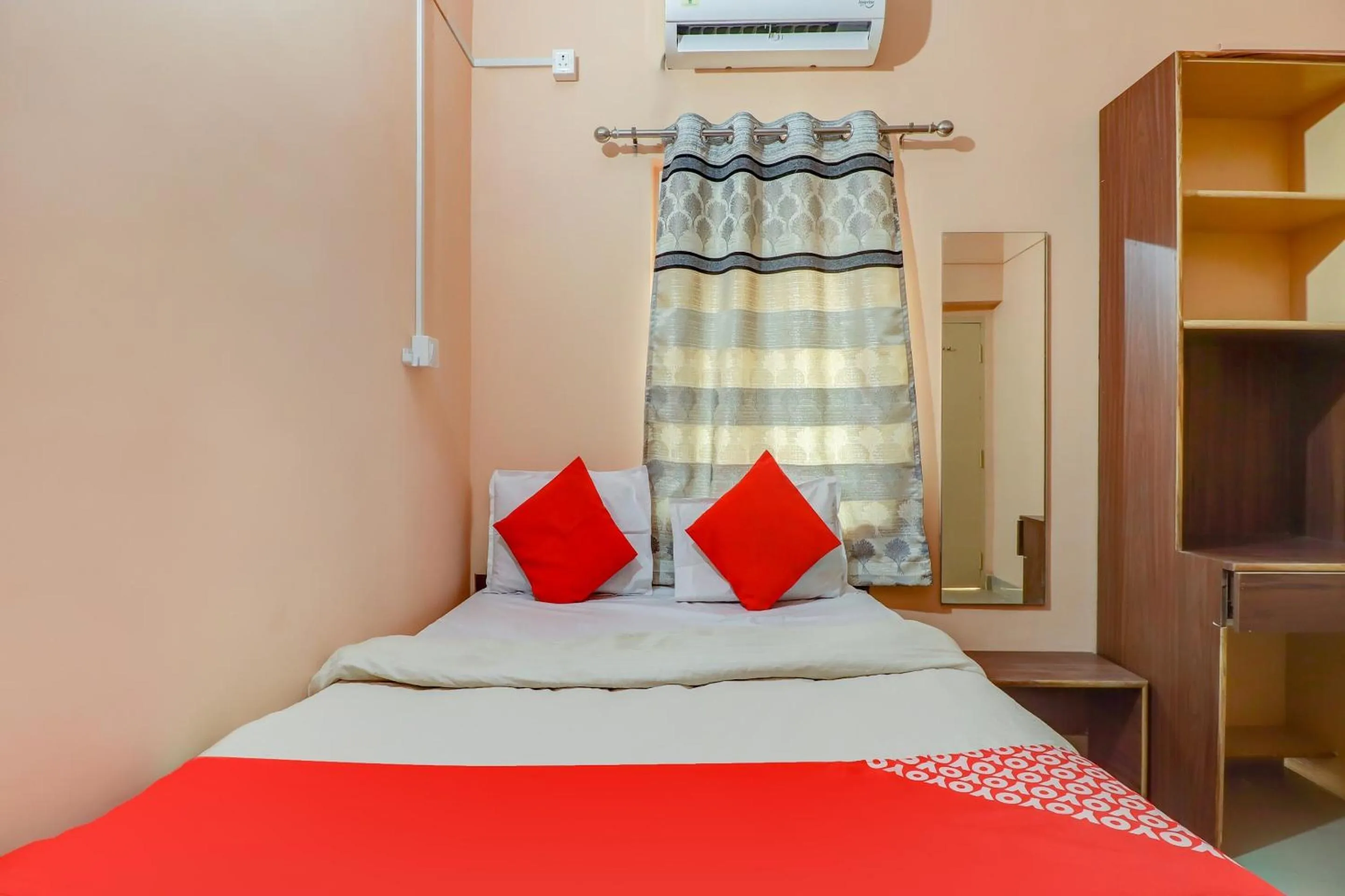 Bedroom, Bed in Hotel O by OYO Sidhu Kanhu & Banquet
