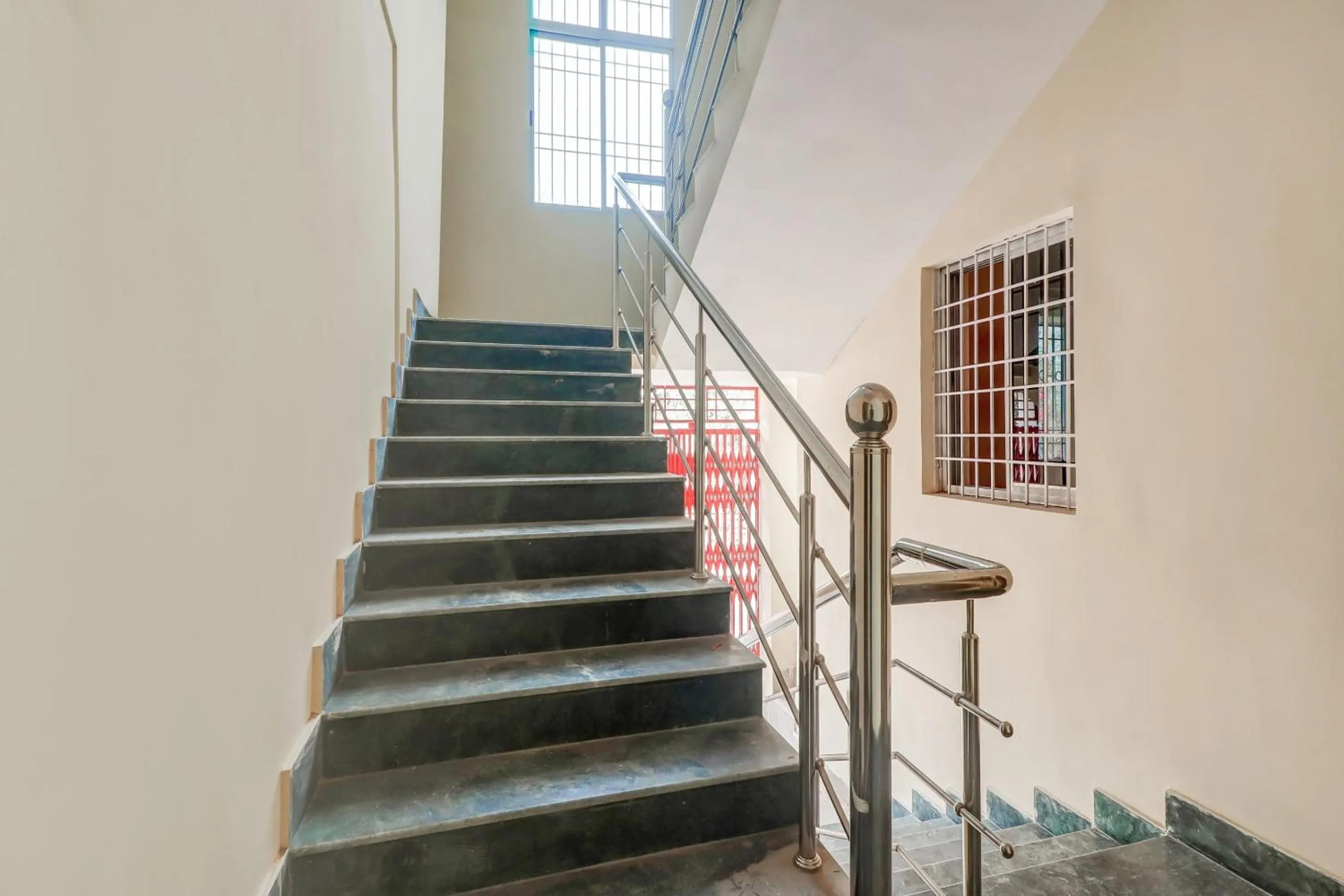 Lobby or reception in Hotel O by OYO Sidhu Kanhu & Banquet