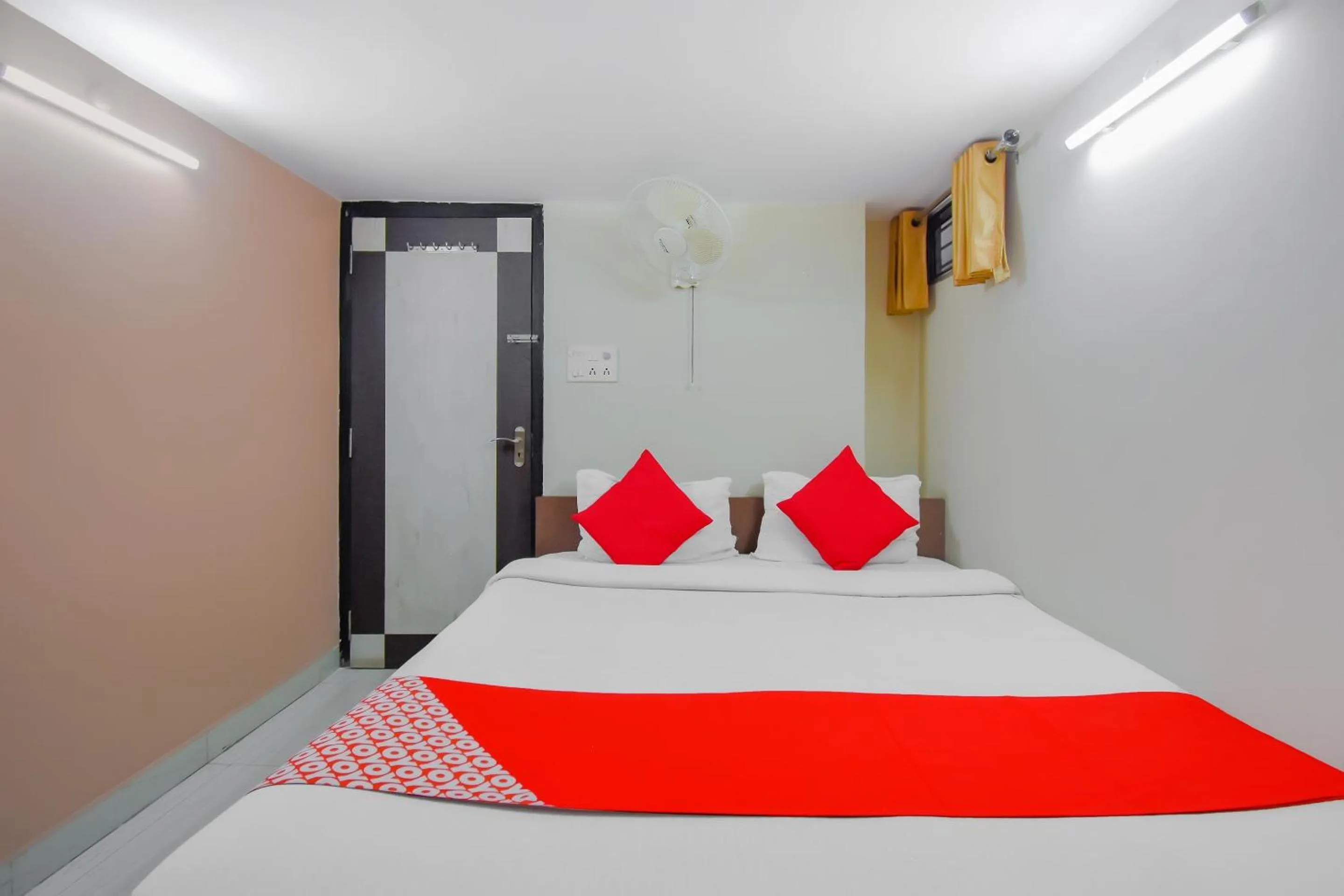 Bedroom in Hotel O Lindsay Inn Guest House