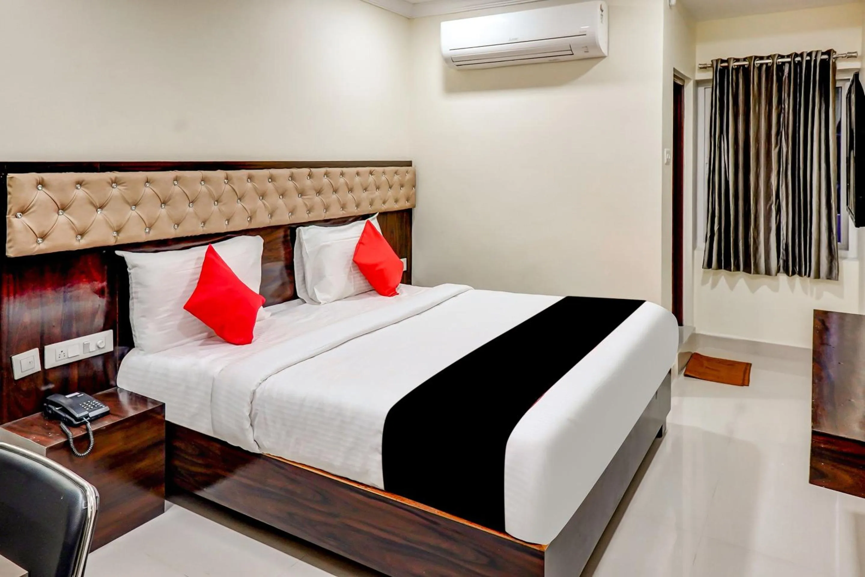 Bedroom in Super Capital O Siddartha Elite