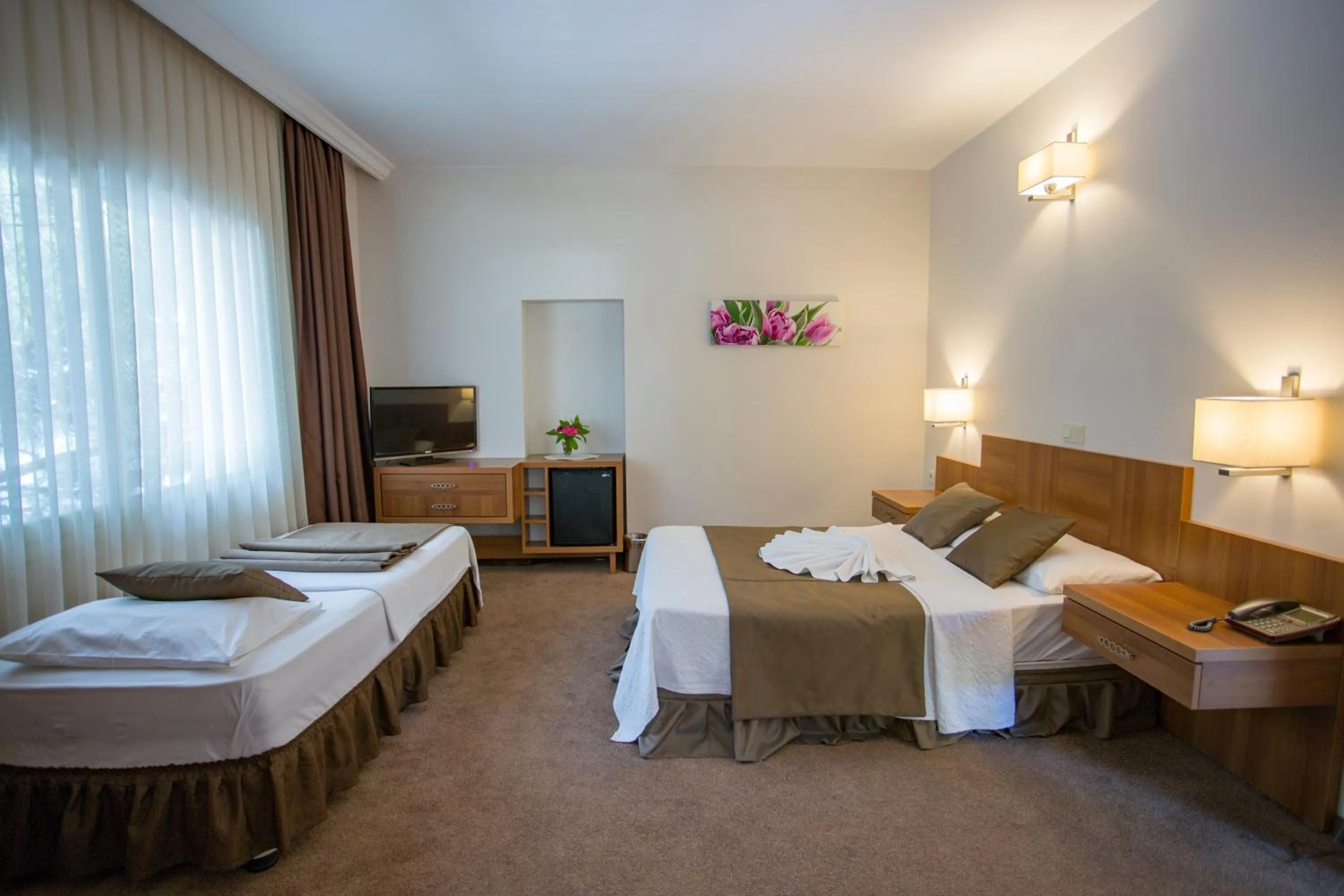 Photo of the whole room, Bed in Melis Hotel Kusadasi