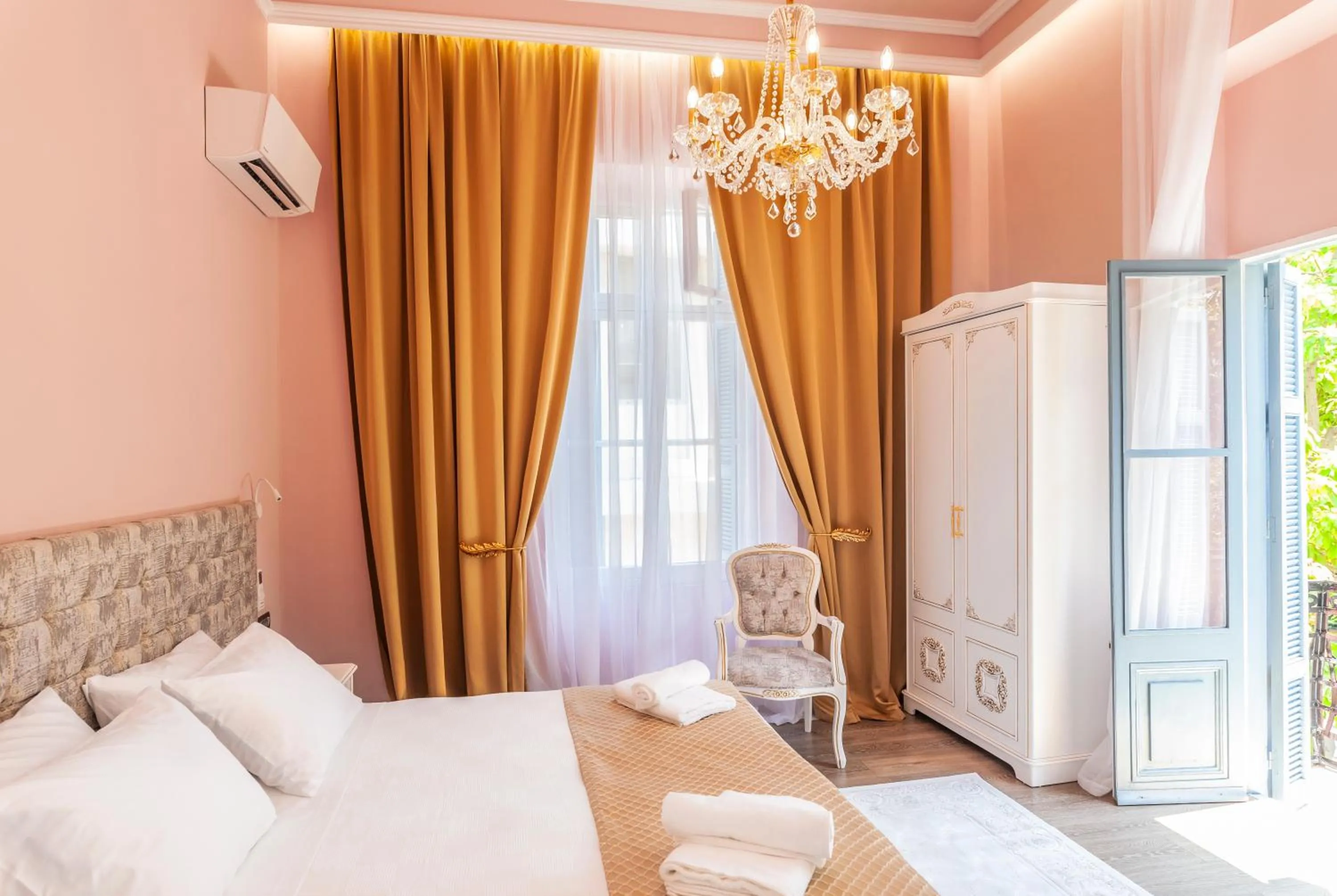 Bedroom, Bed in Via Villa Iliotti Rhodos