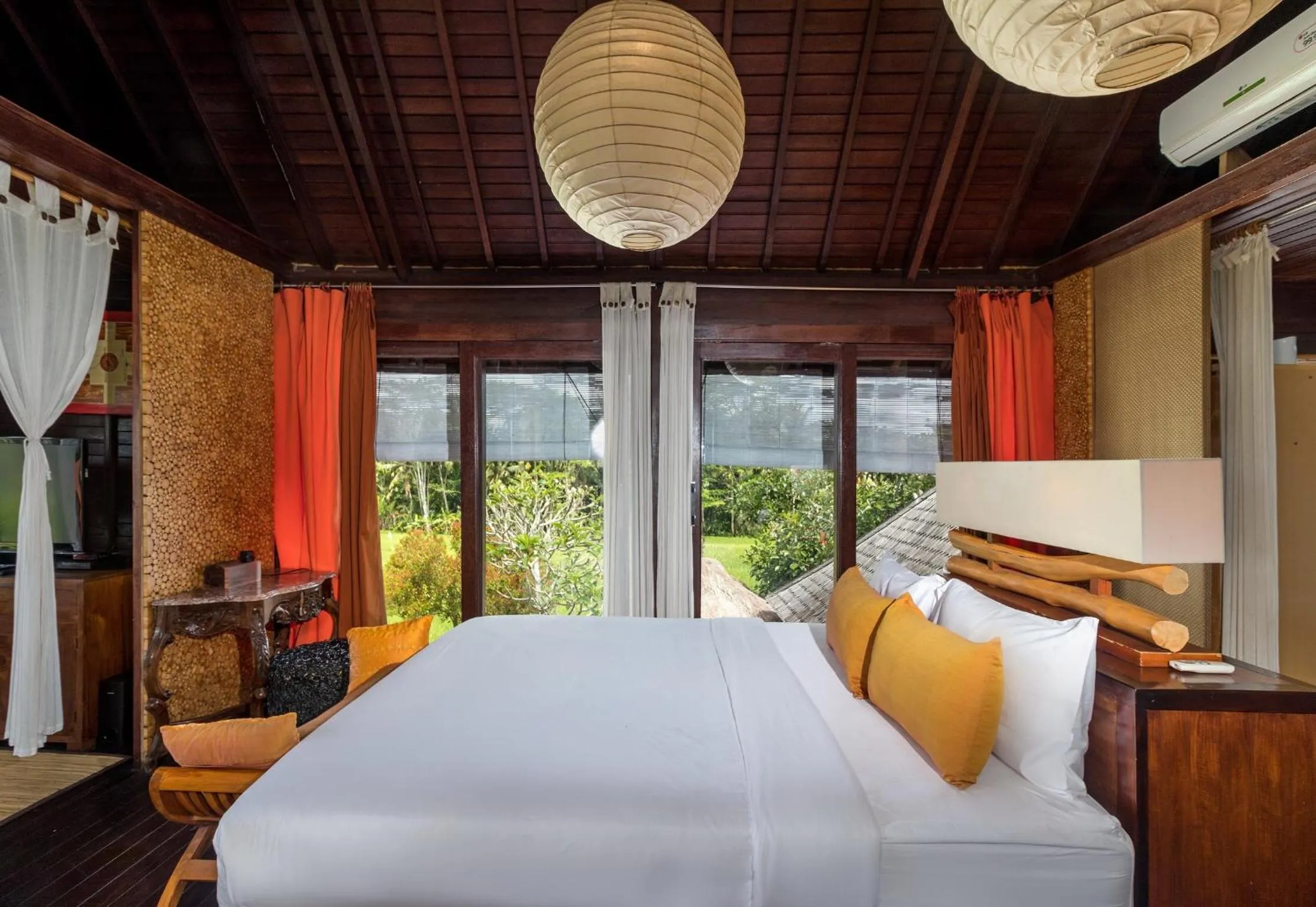 Bed in Villa Padi Menari