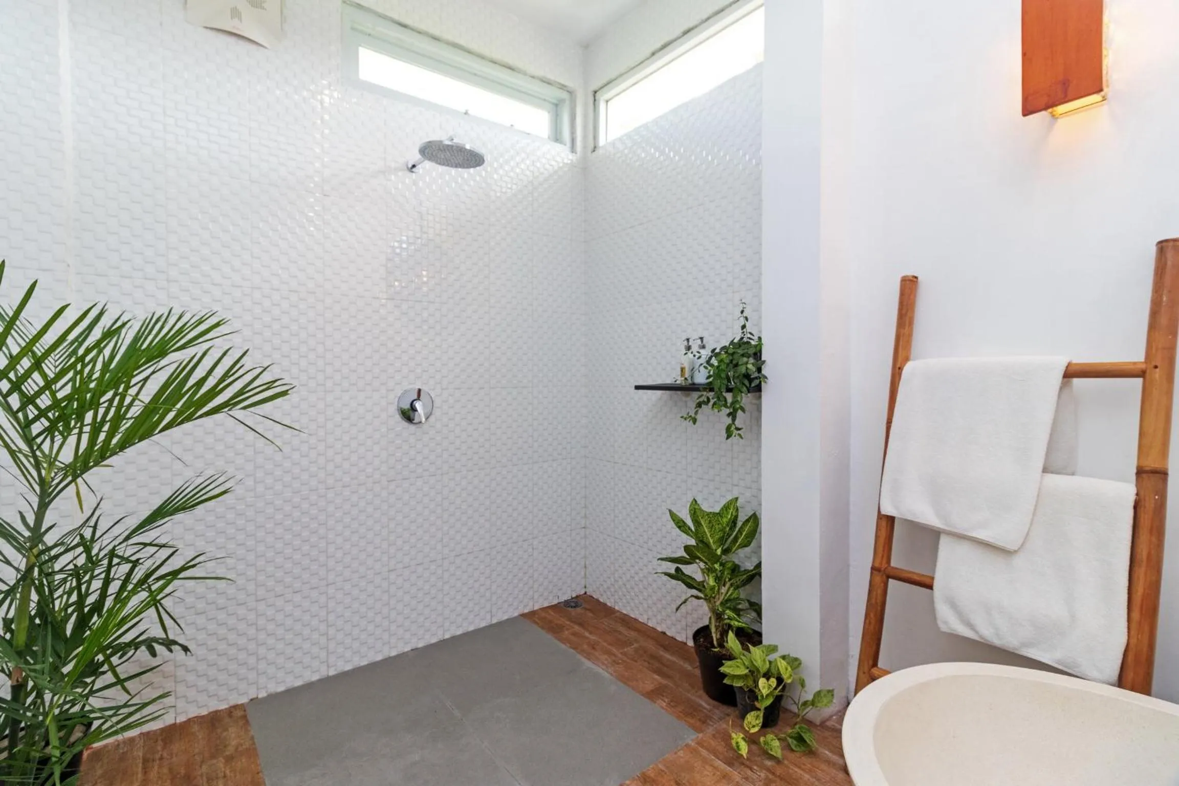 Shower in Villa Padi Menari