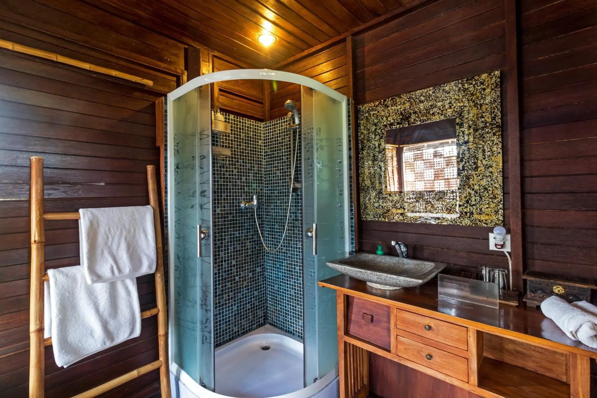 Shower in Villa Padi Menari