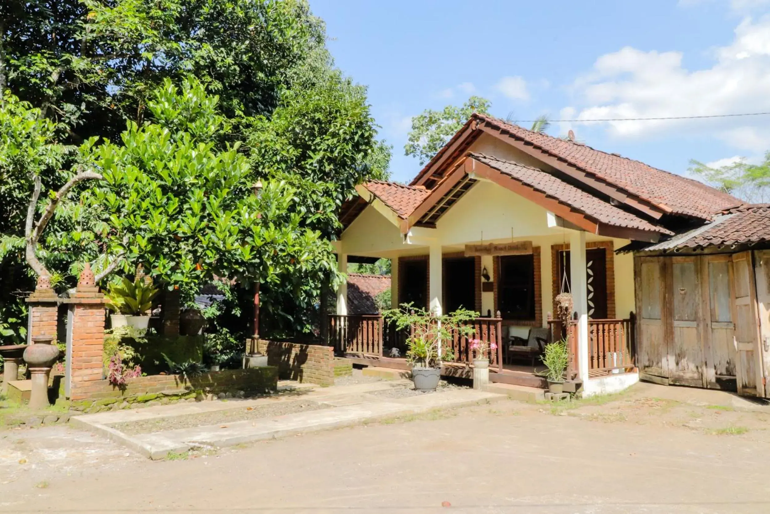 Property building in Penginapan Widodo Syariah Borobudur Property building in Penginapan Widodo Syariah Borobudur