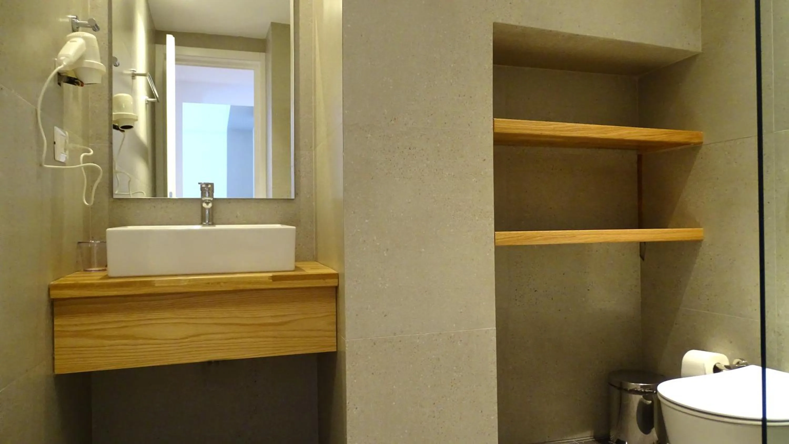Bathroom in Valmar Hotel