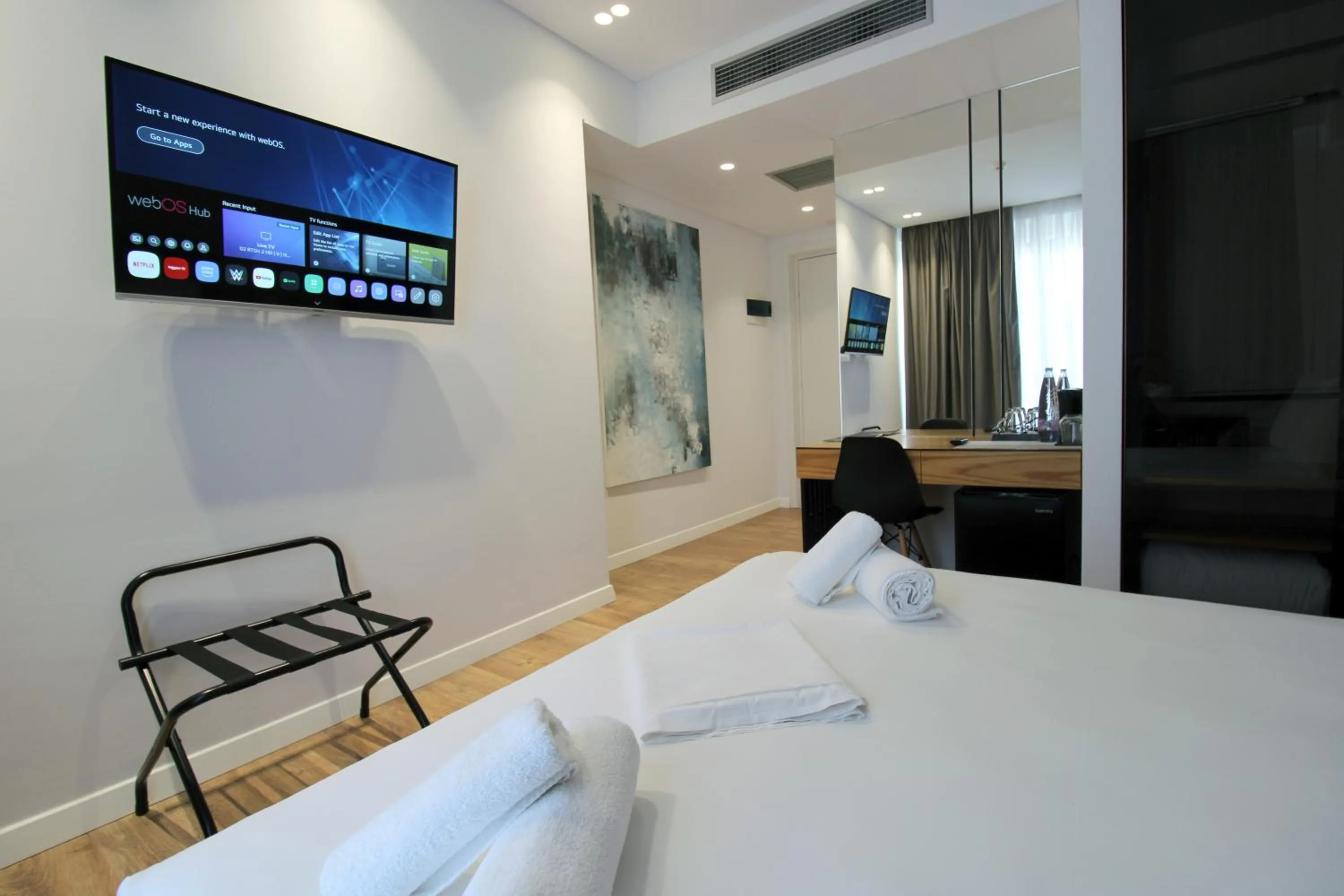 Bed in Valmar Hotel