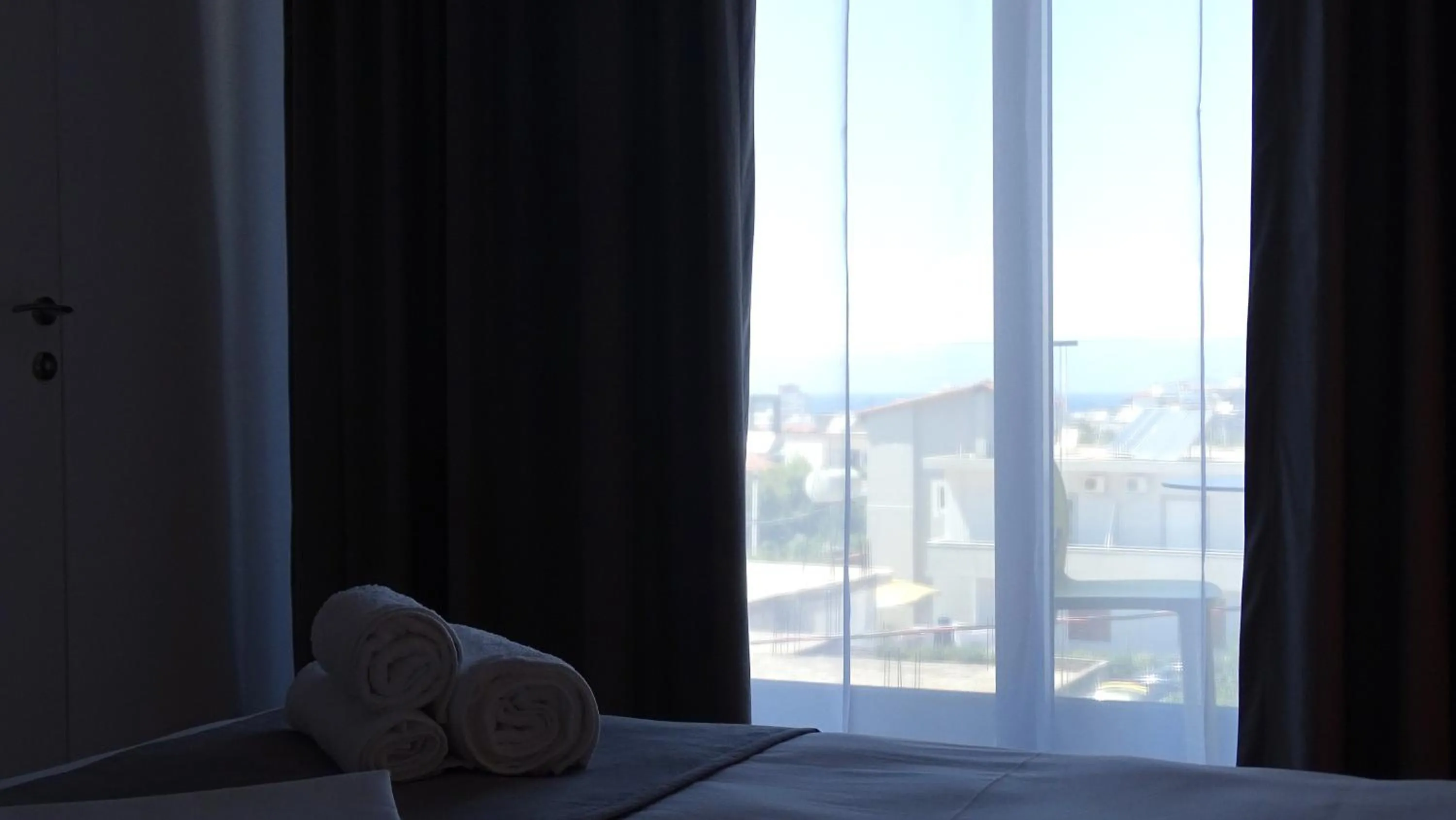 City view, Bed in Valmar Hotel