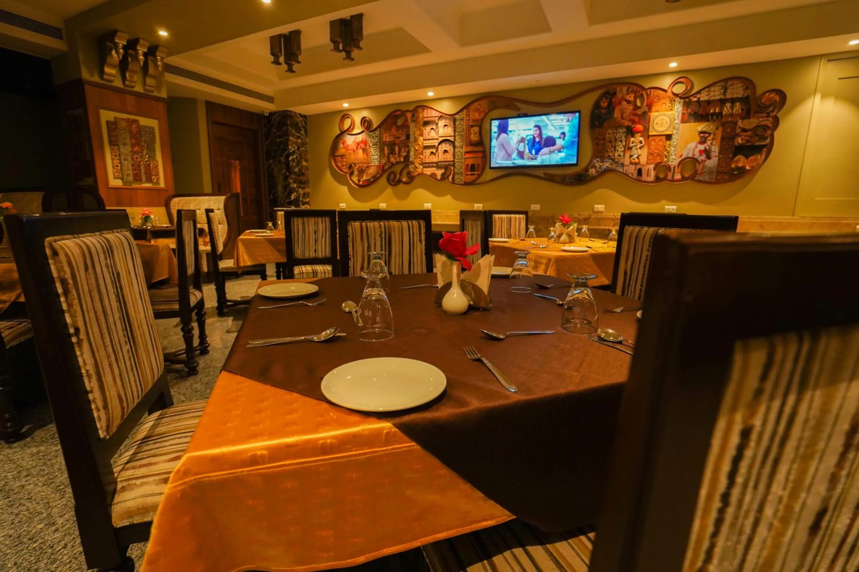 Restaurant/places to eat in Marugarh Resort and Spa