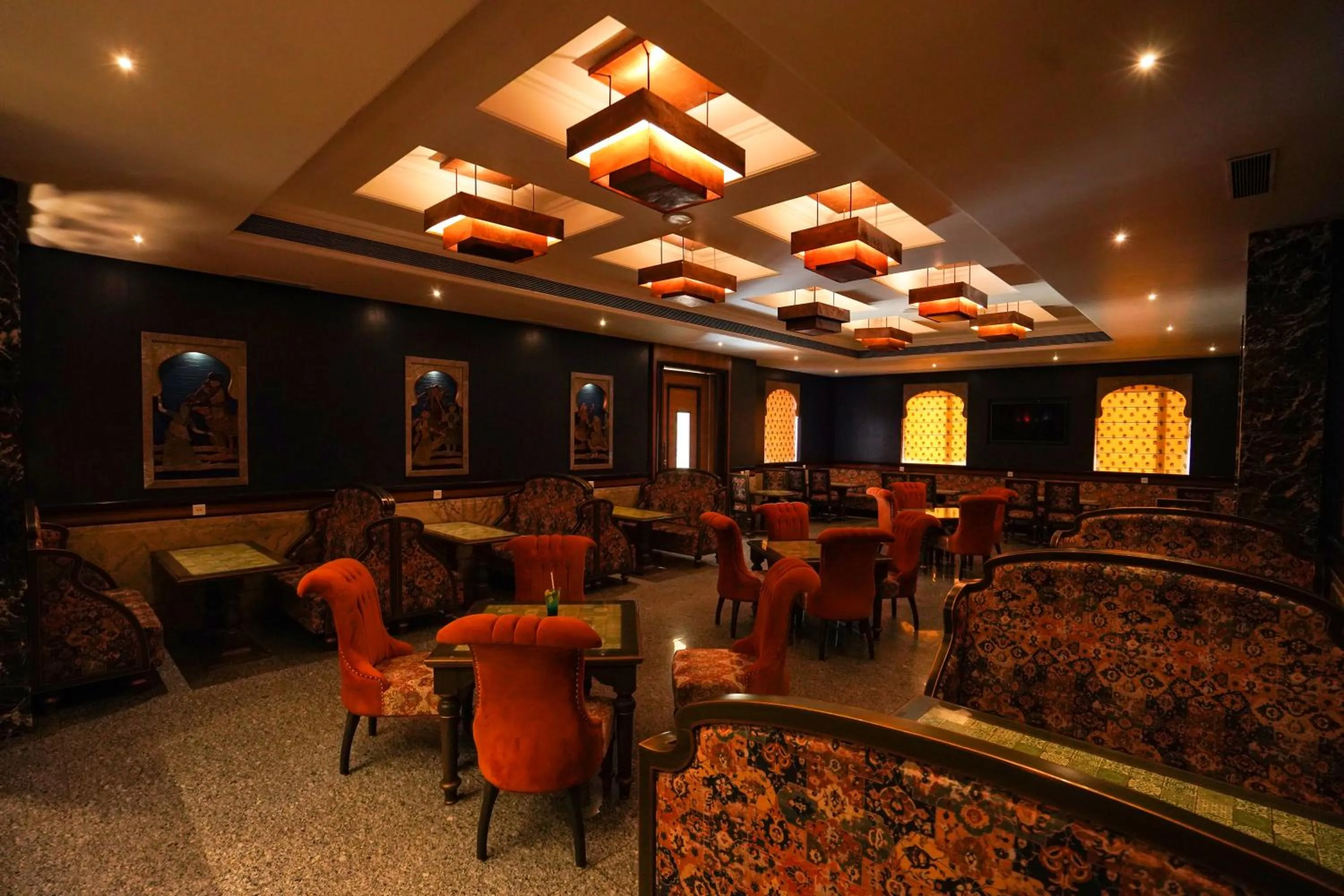 Restaurant/places to eat in Marugarh Resort and Spa