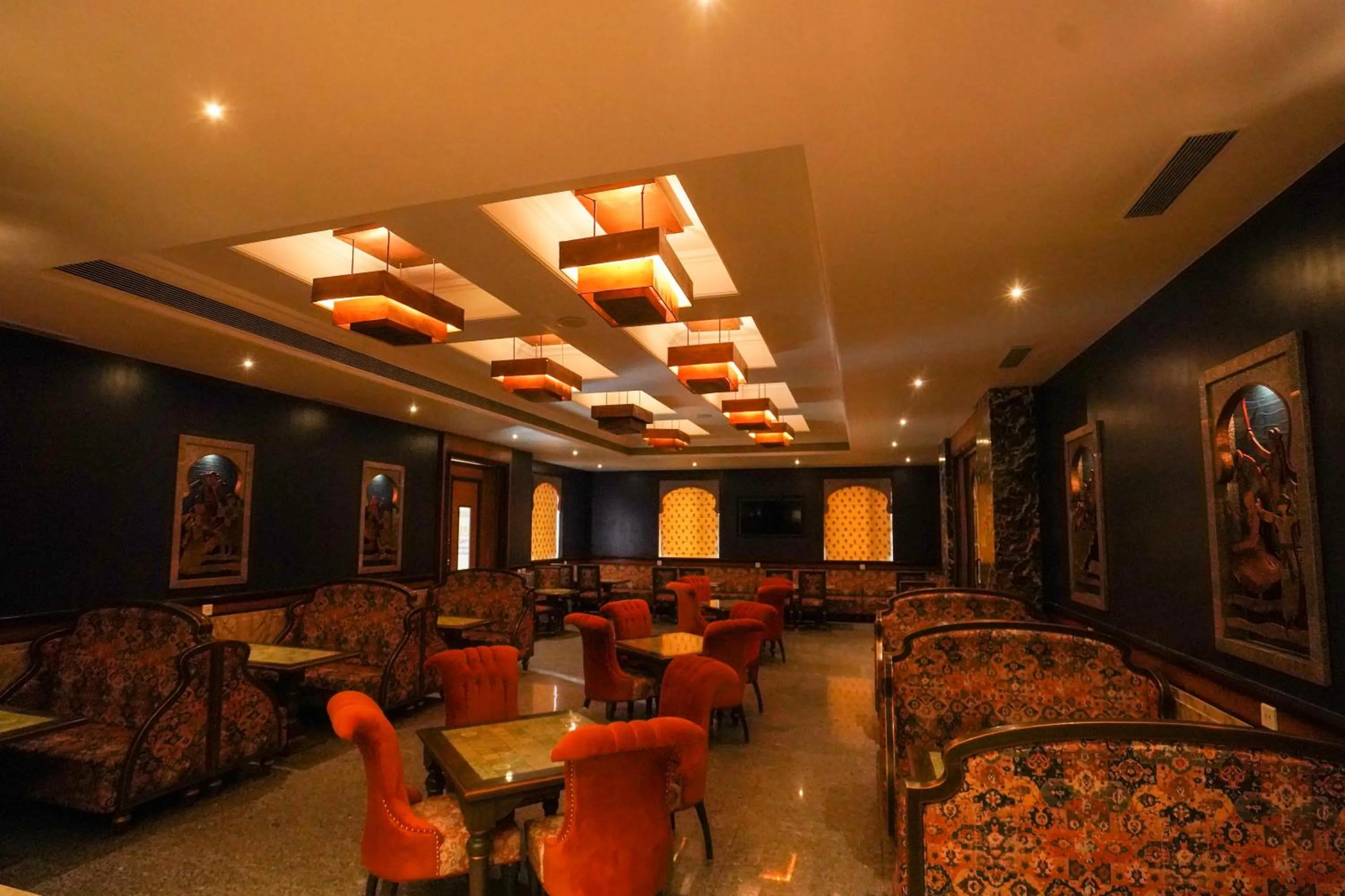 Restaurant/places to eat in Marugarh Resort and Spa