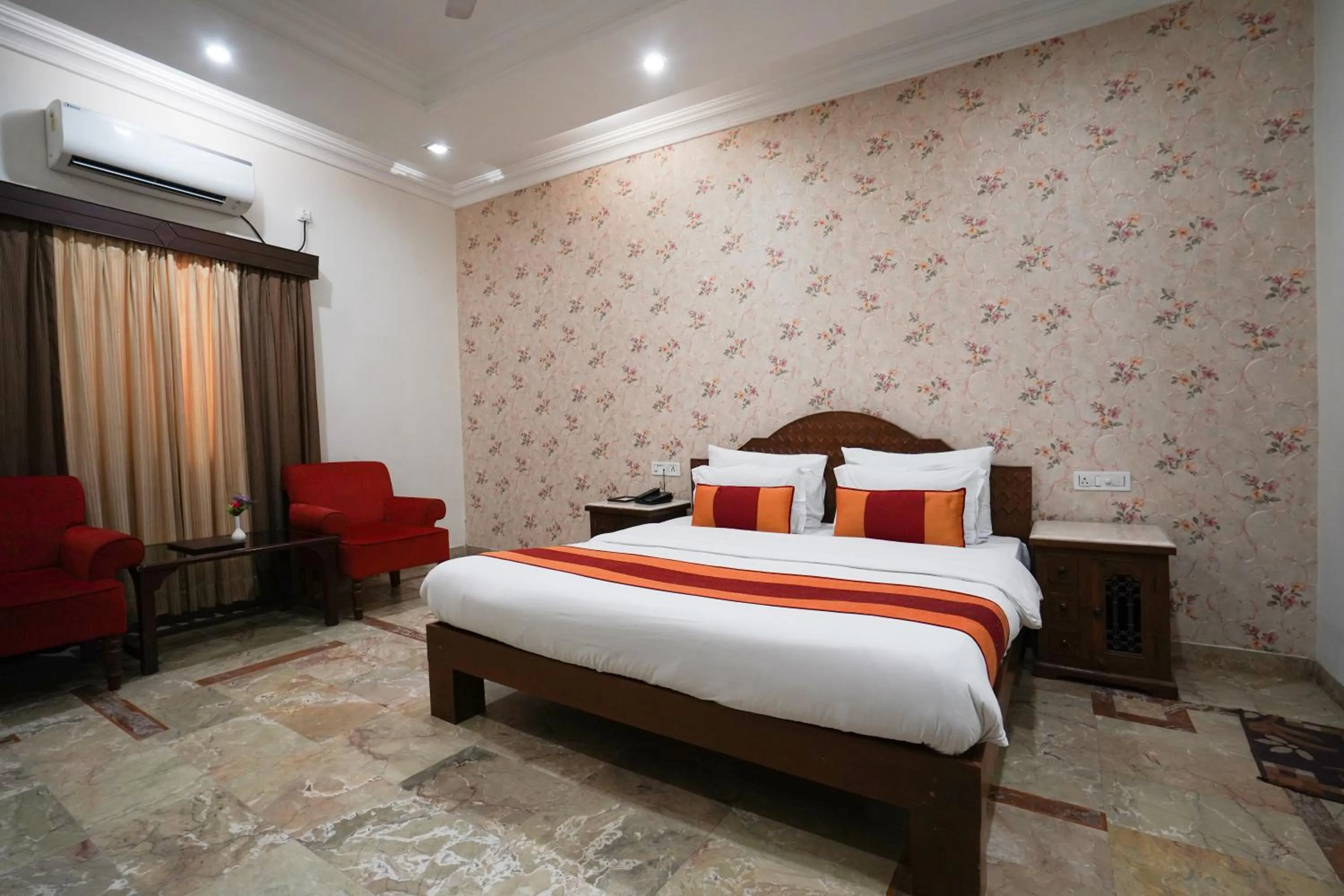Bed in Marugarh Resort and Spa