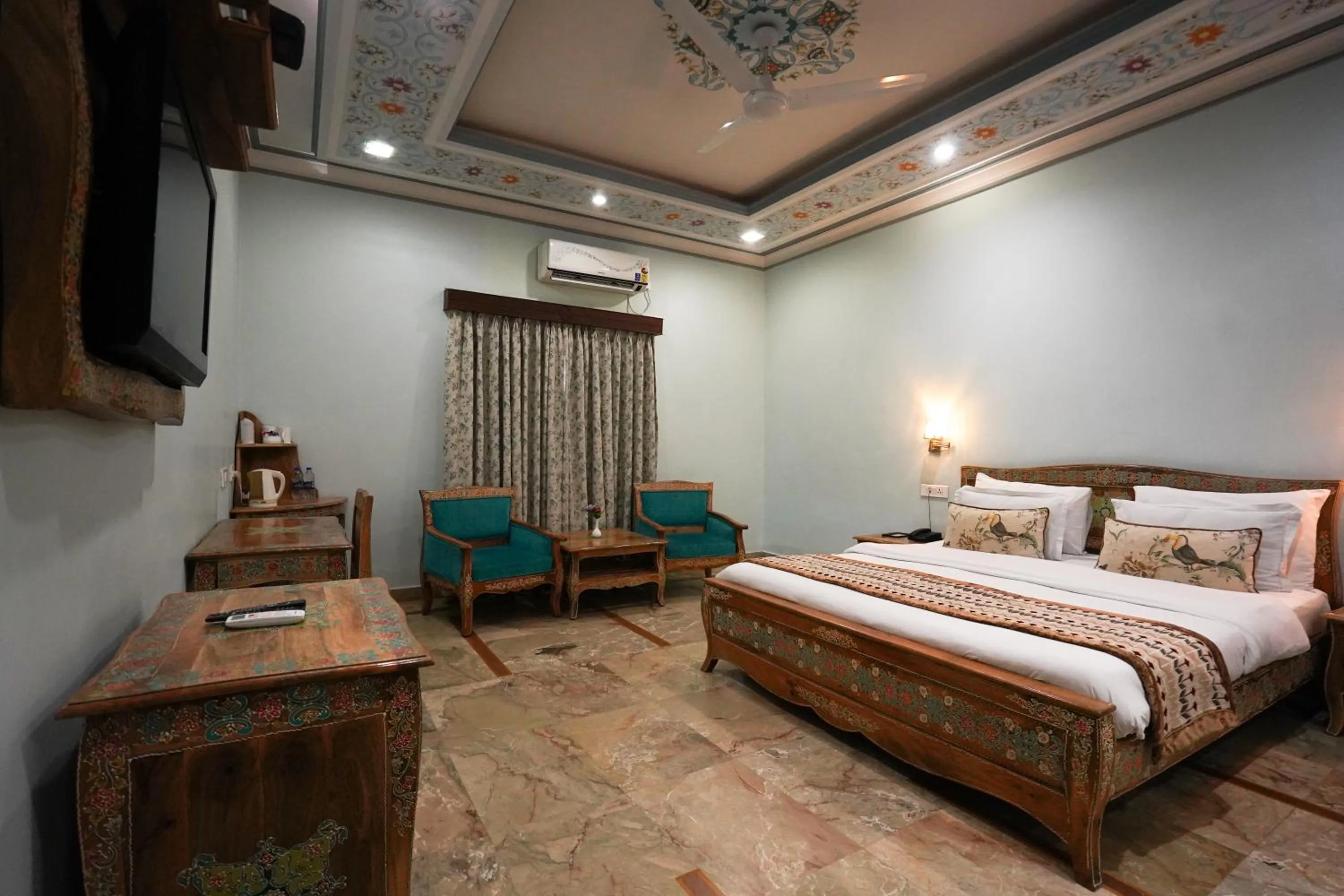 Bed in Marugarh Resort and Spa