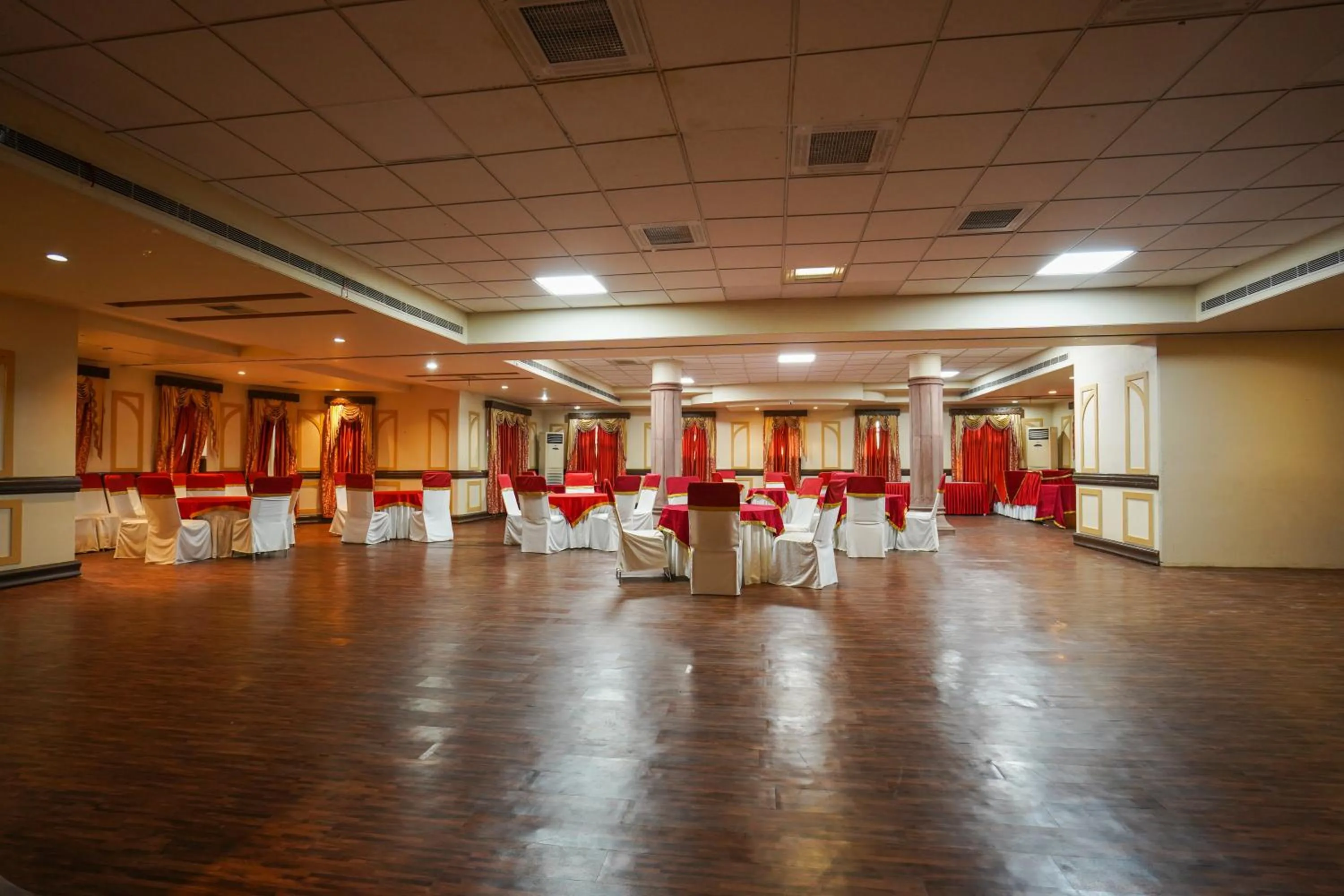 Banquet/Function facilities in Marugarh Resort and Spa