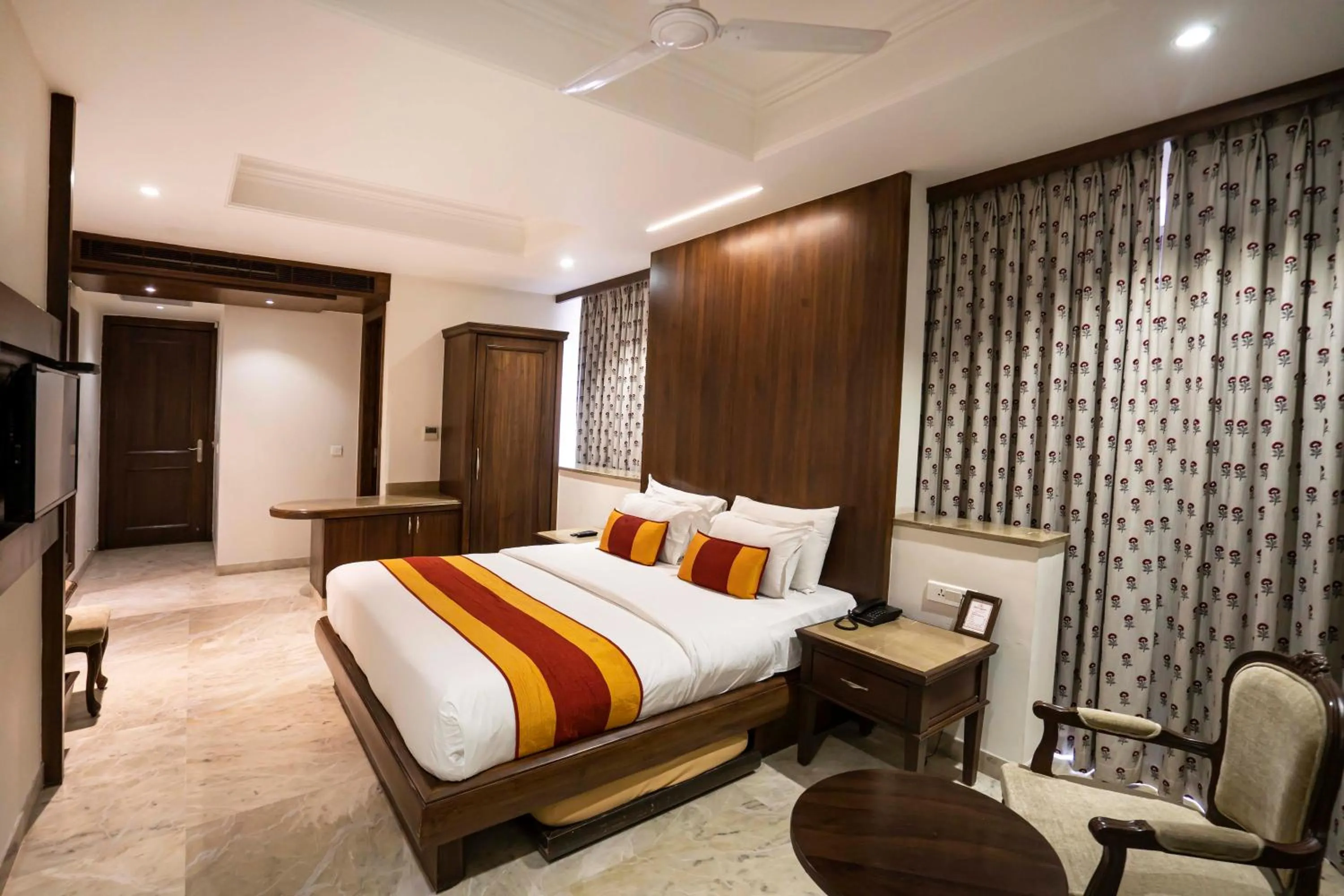 Bed in Marugarh Resort and Spa