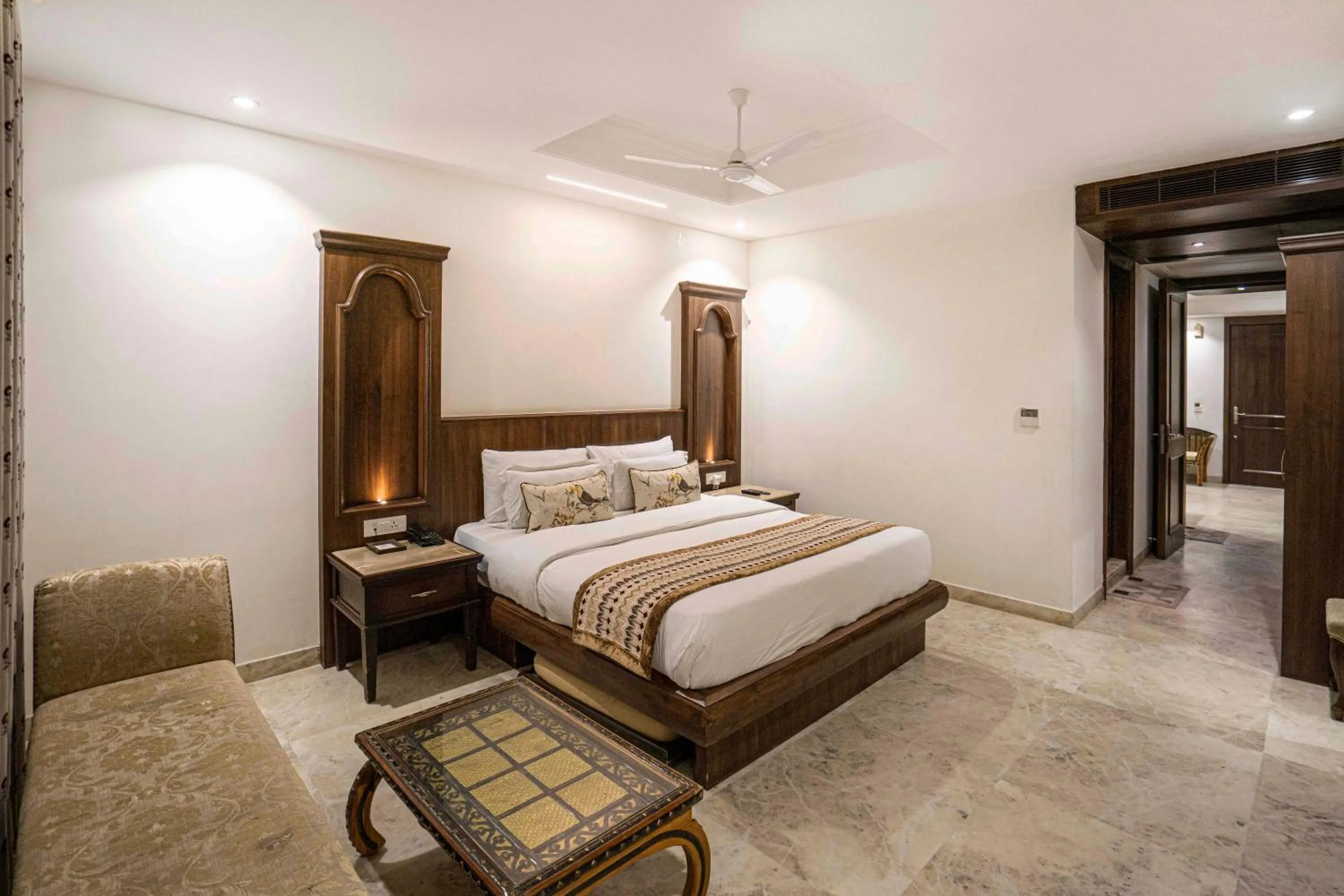 Bed in Marugarh Resort and Spa